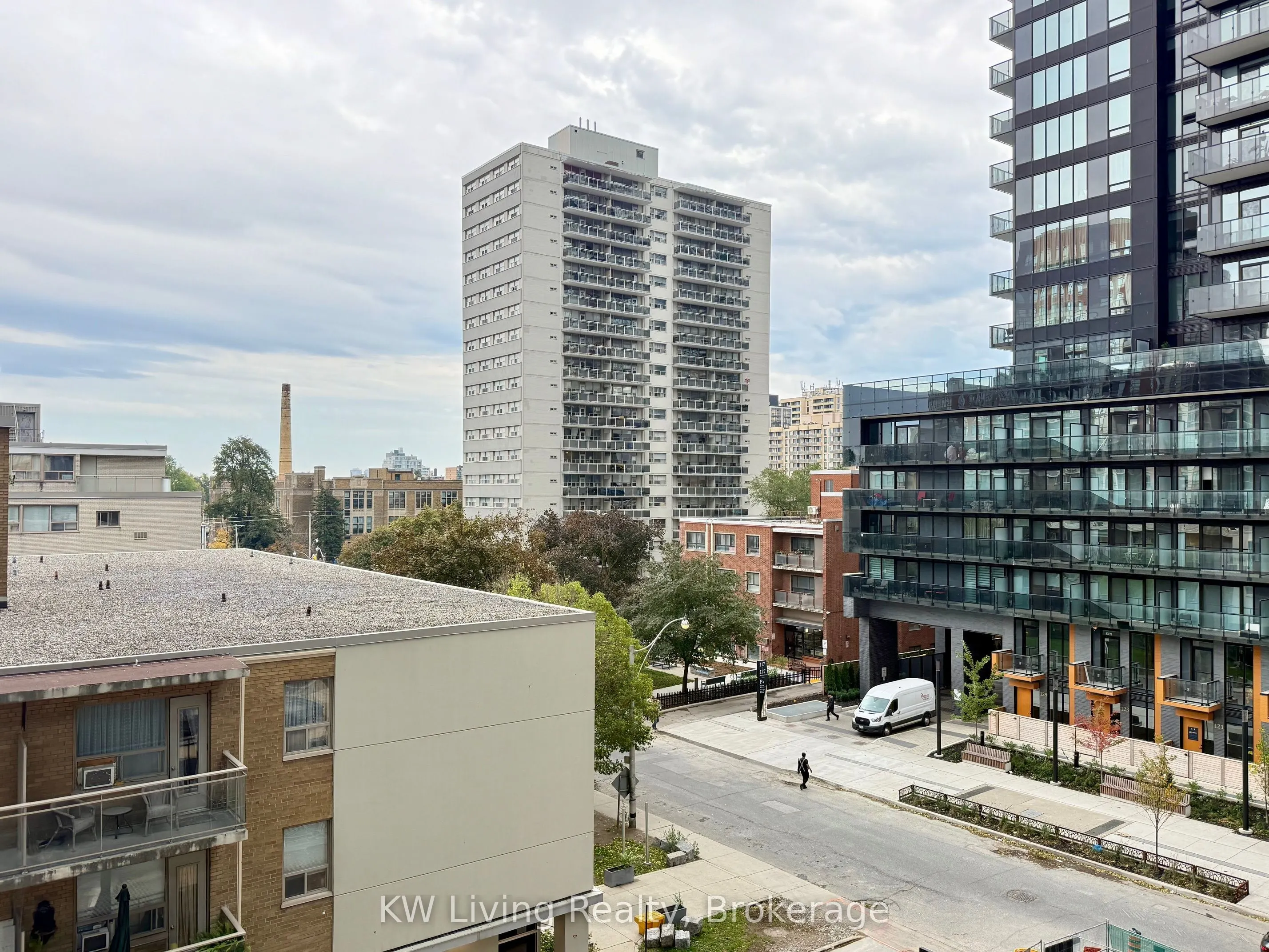110 Broadway Avenue, #419