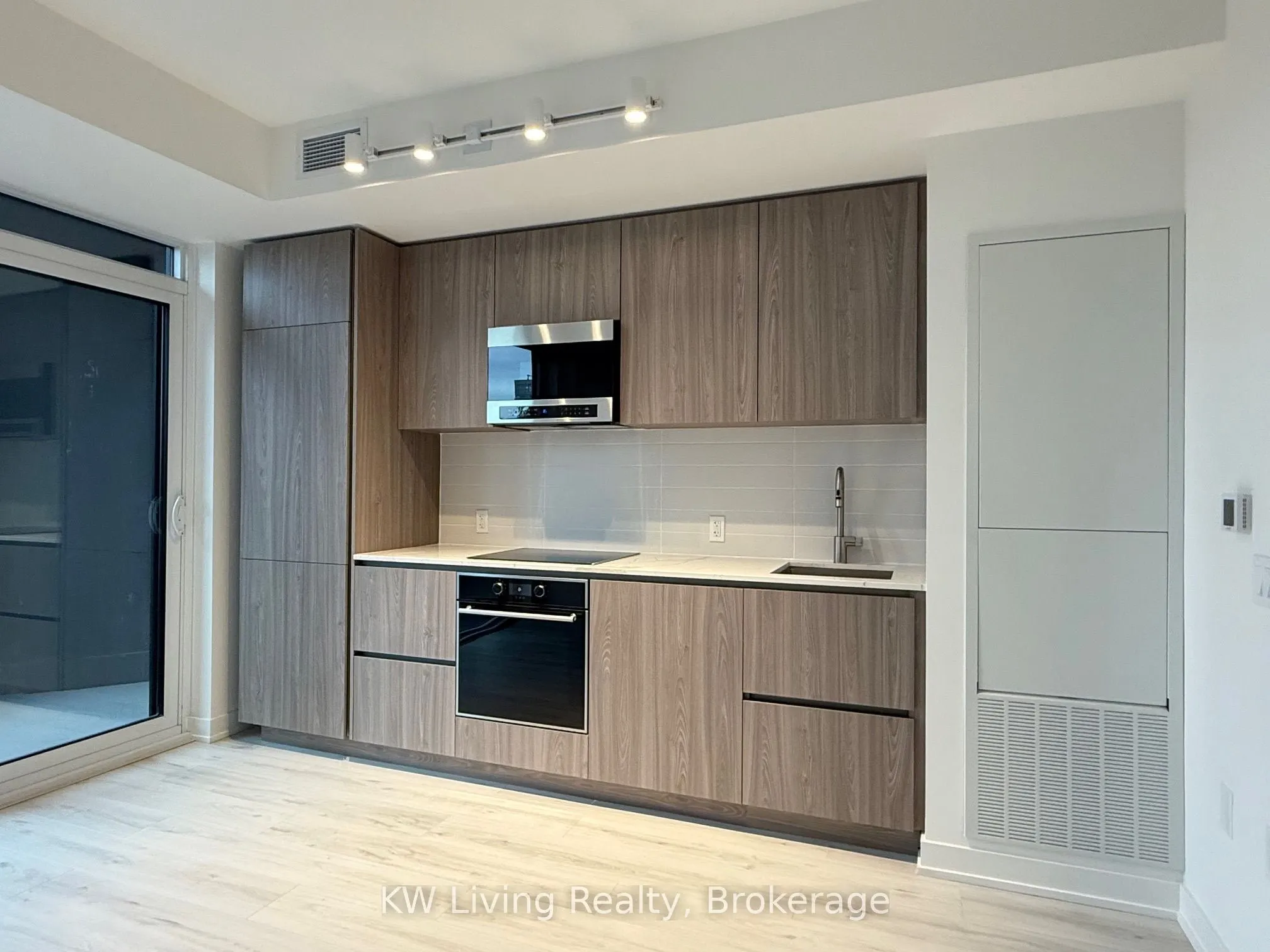 110 Broadway Avenue, #419