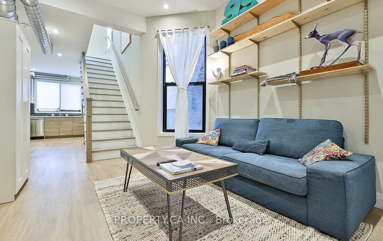 994 Dundas St W Unit 1 Street W, #1