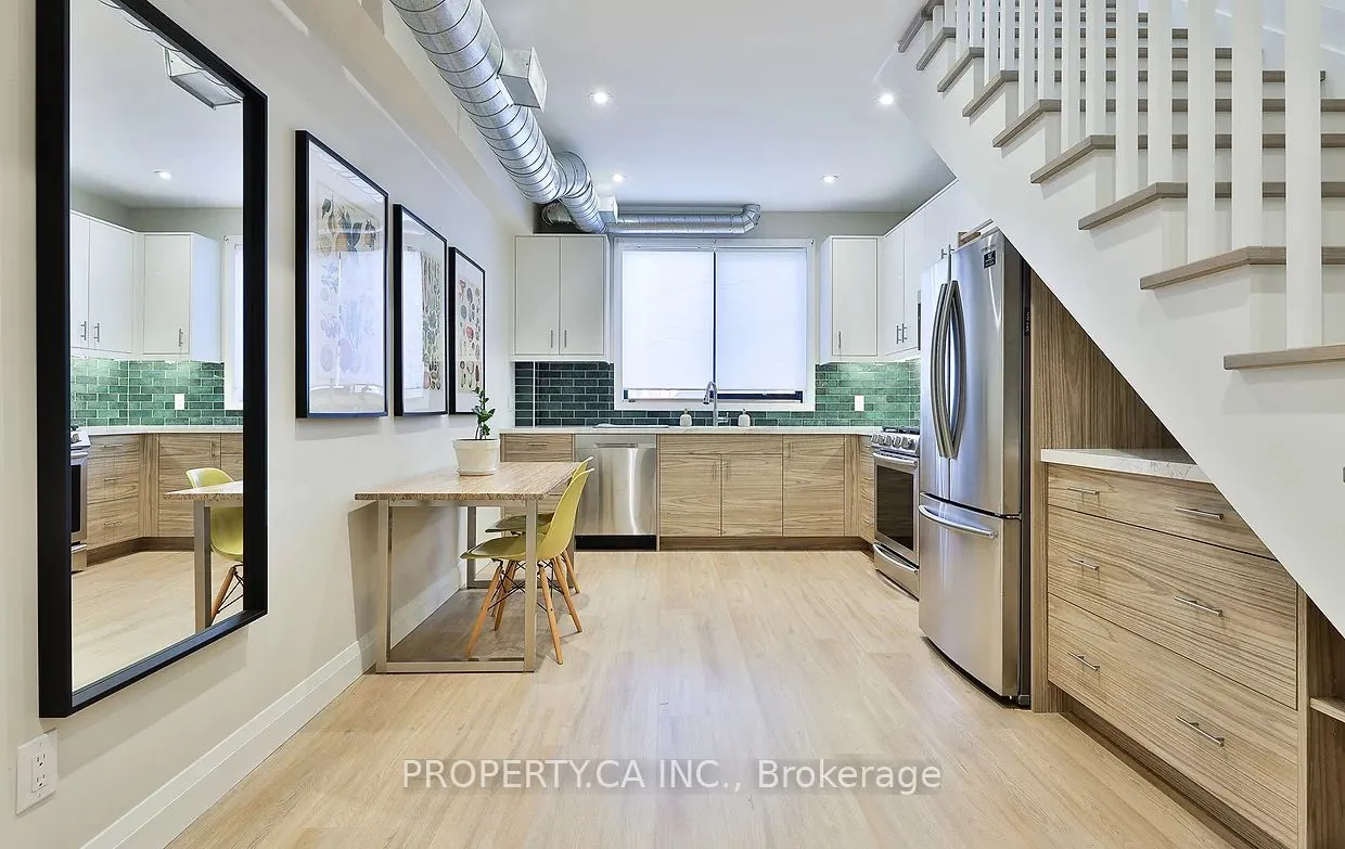 994 Dundas St W Unit 1 Street W, #1