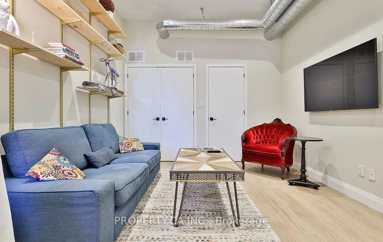 994 Dundas St W Unit 1 Street W, #1