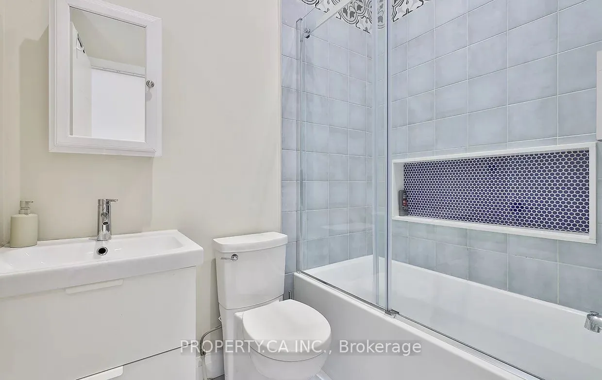 994 Dundas St W Unit 1 Street W, #1