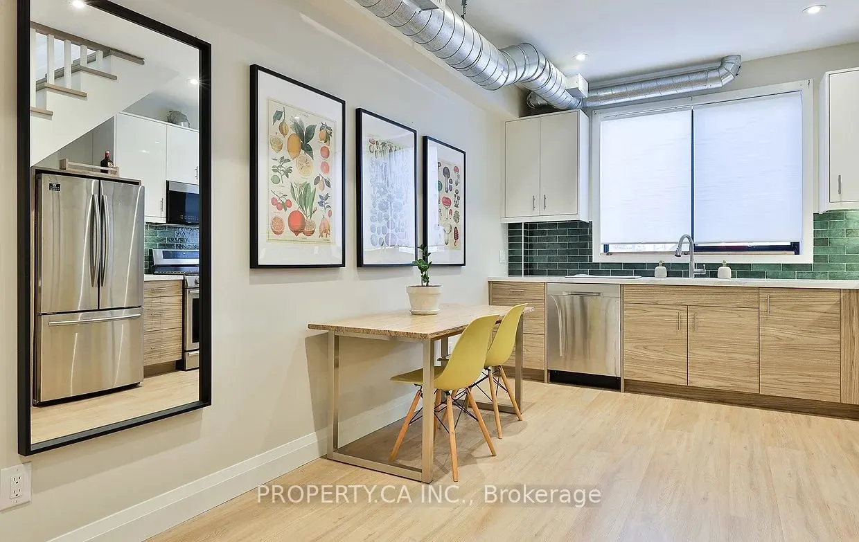 994 Dundas St W Unit 1 Street W, #1