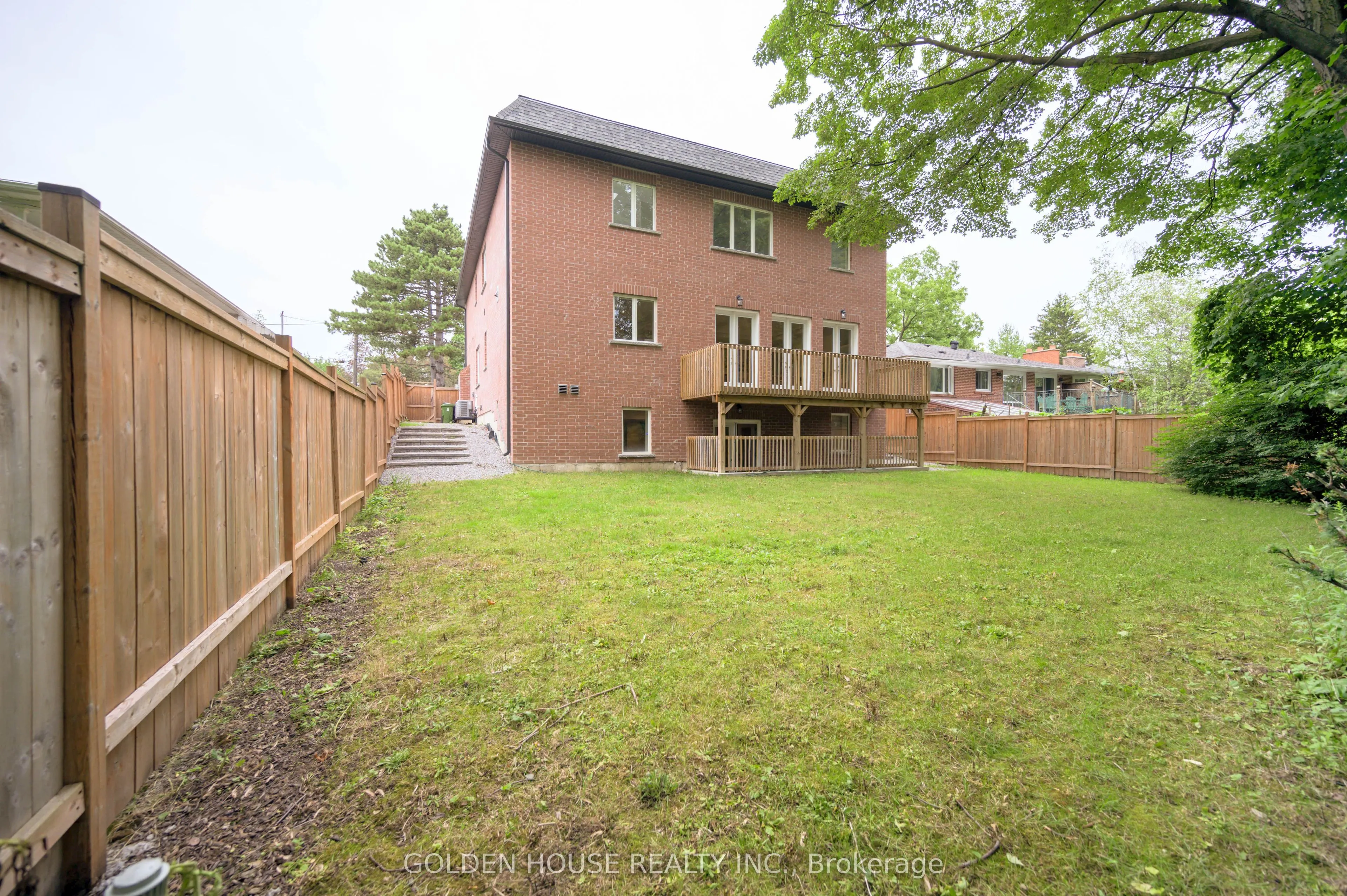 10 Brucedale Crescent