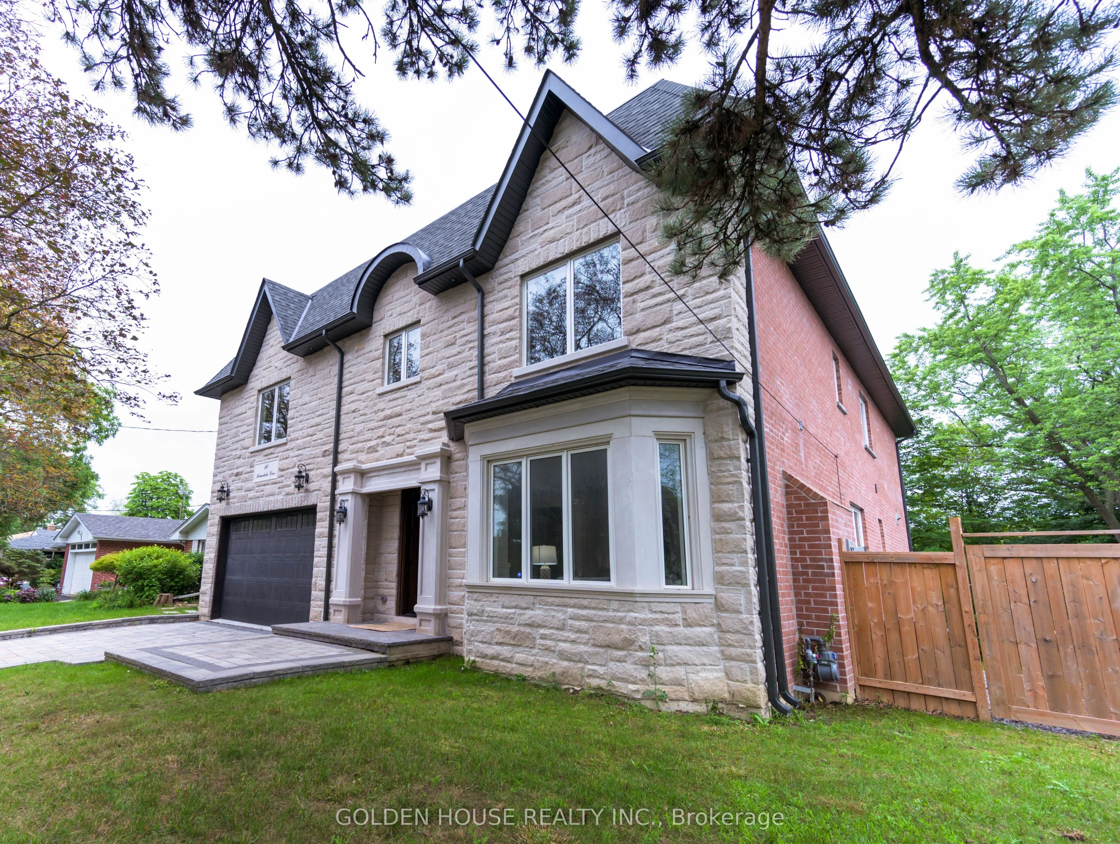 10 Brucedale Crescent