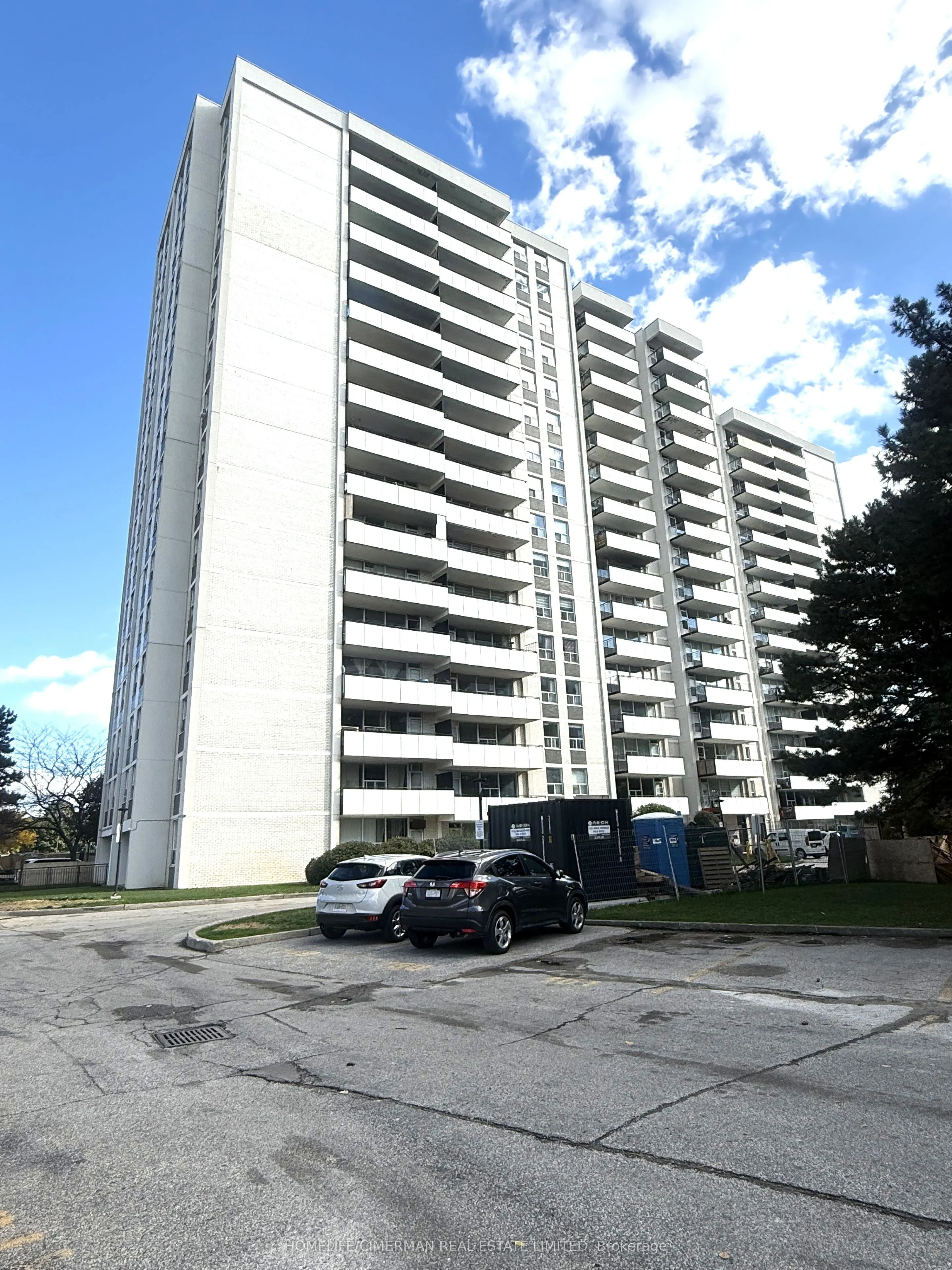20 Forest Manor Road, #706