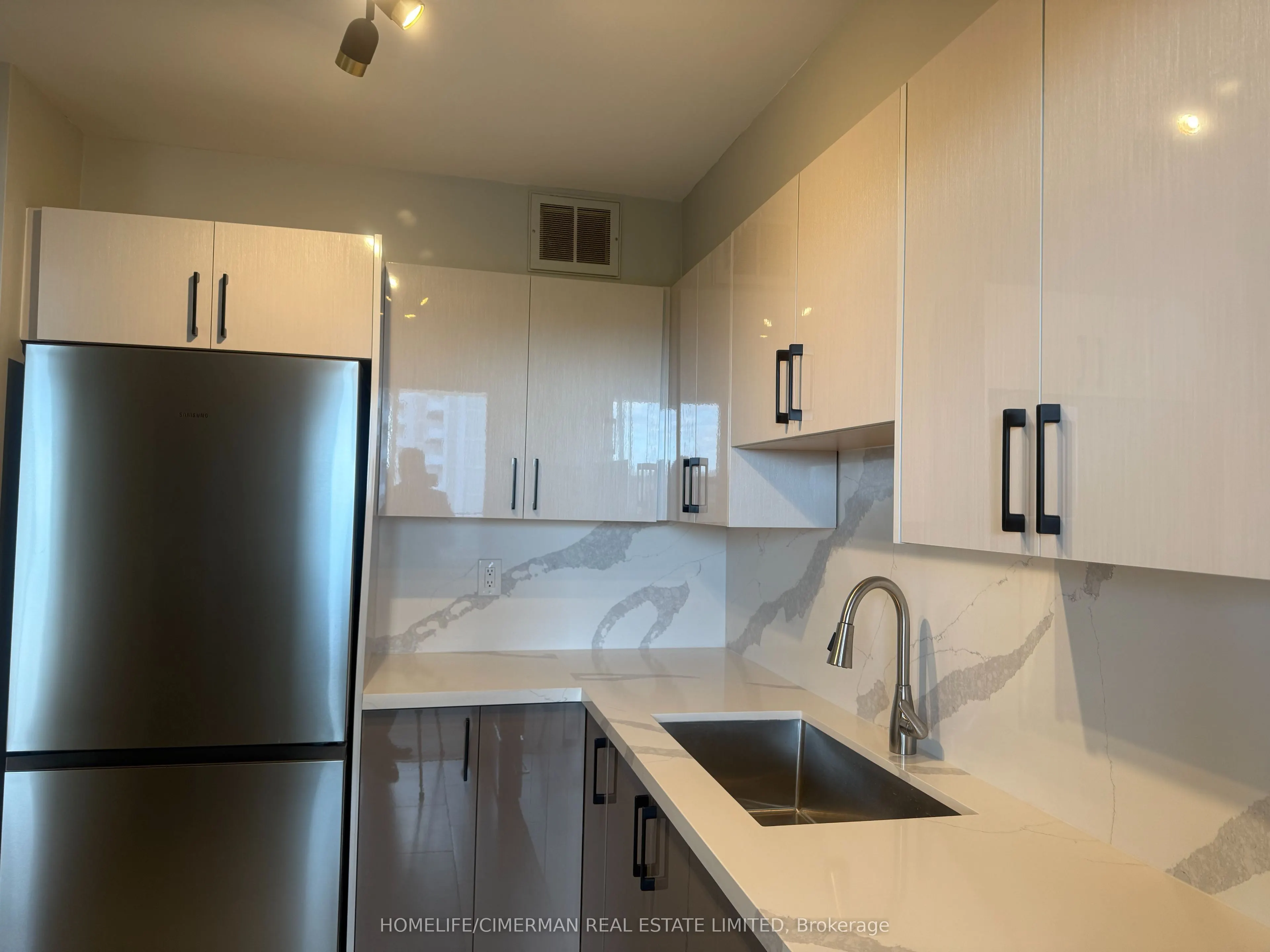 20 Forest Manor Road, #706