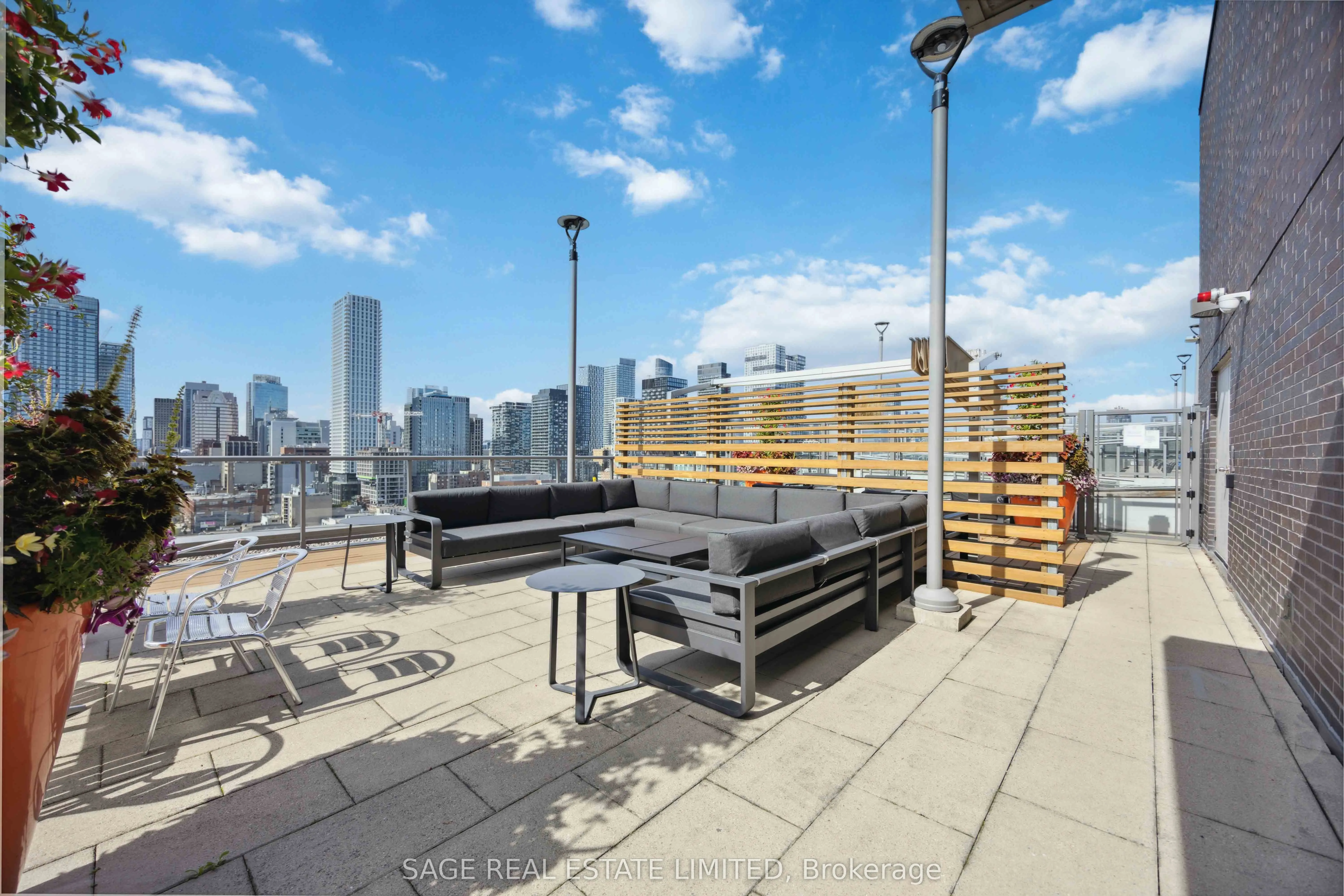 320 Richmond Street E, #1115