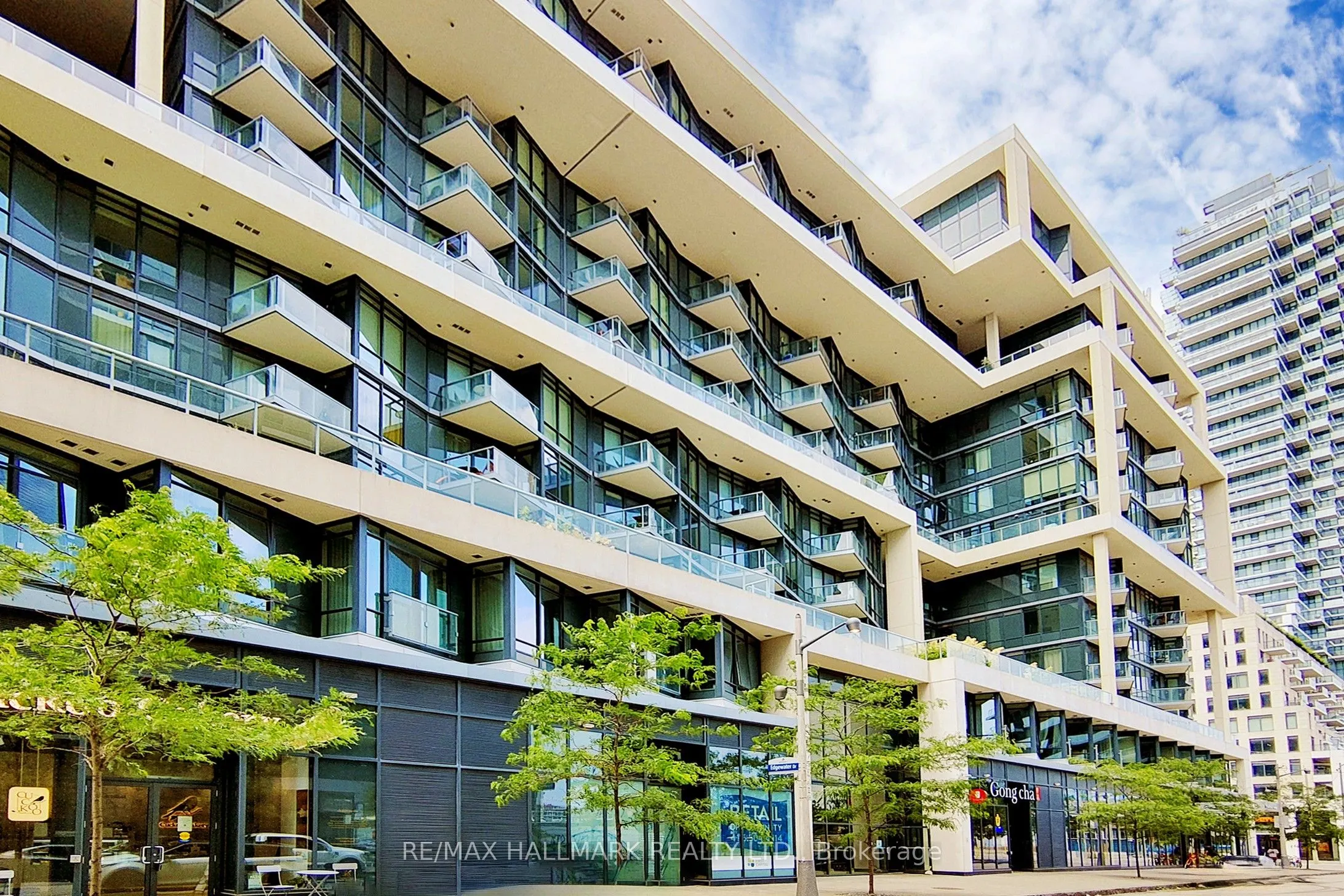 15 Merchants' Wharf, #544