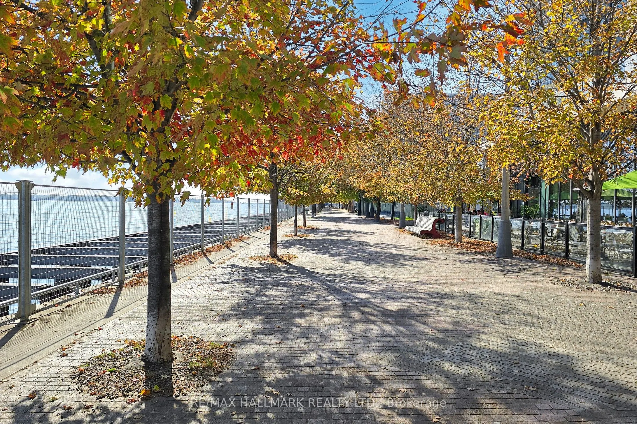 15 Merchants' Wharf, #544
