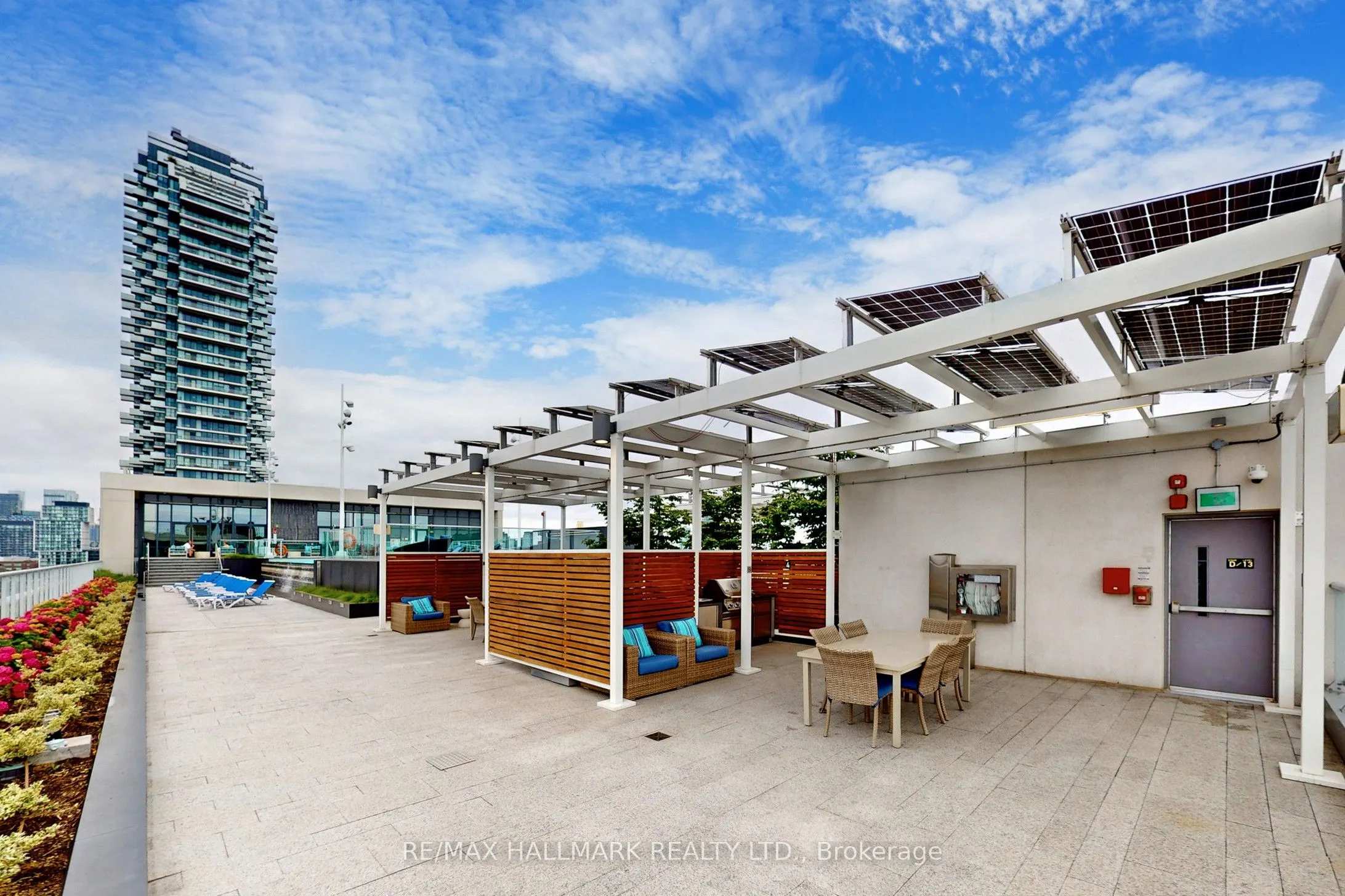 15 Merchants' Wharf, #544
