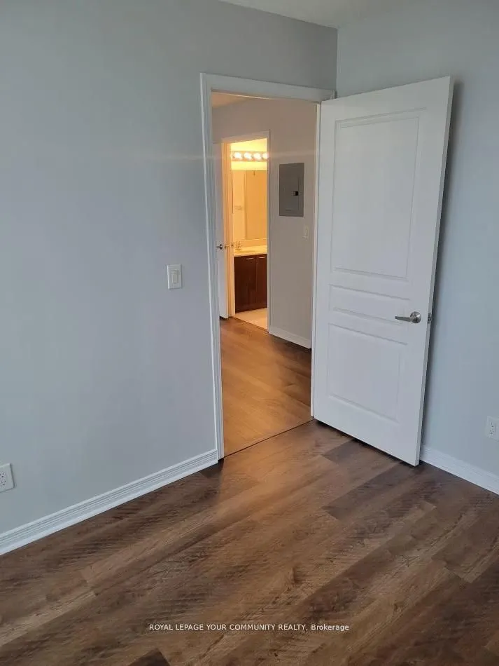 503 Beecroft Road, #301