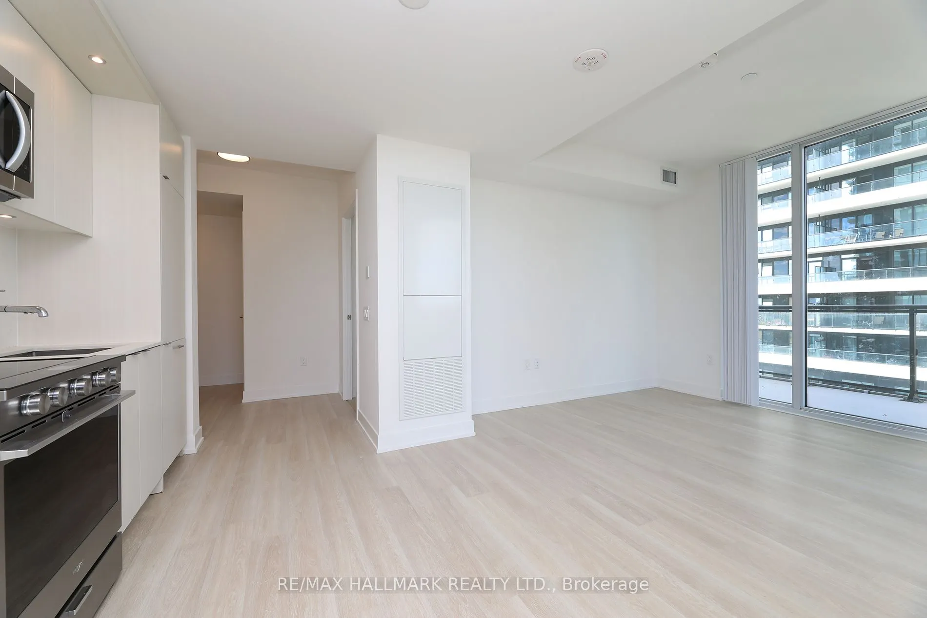 20 Inn on the Park Drive, #1037