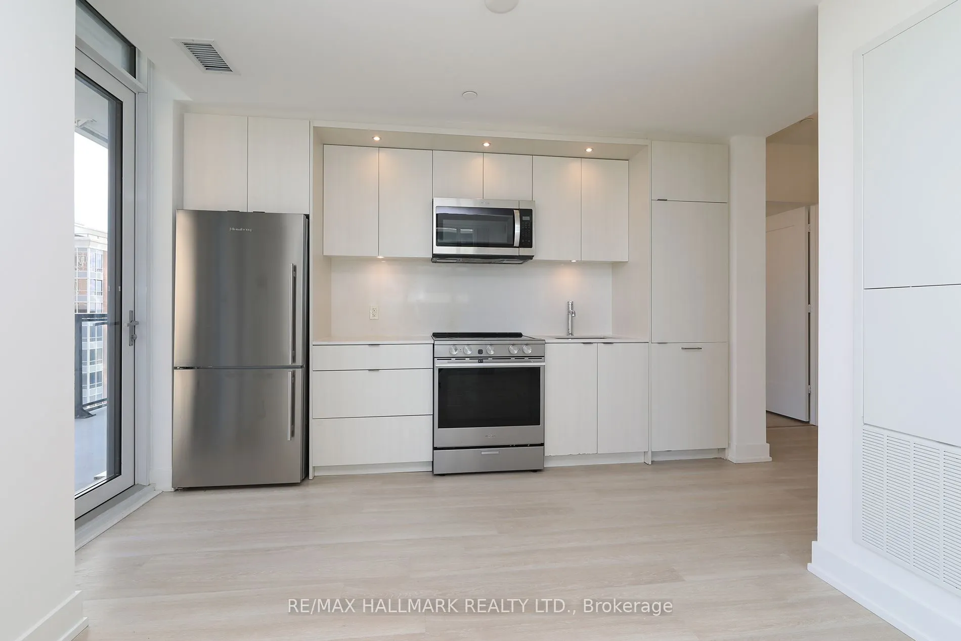 20 Inn on the Park Drive, #1037