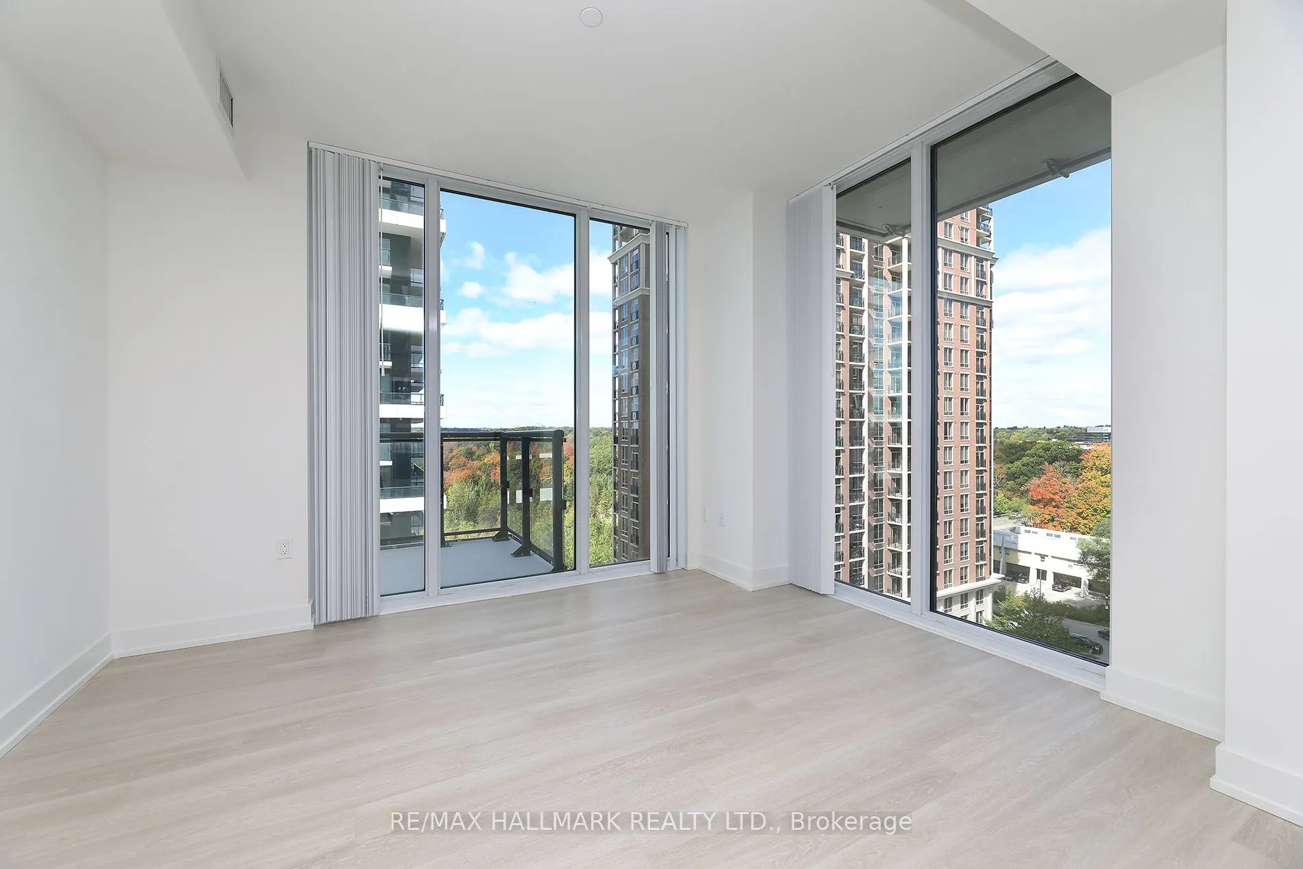 20 Inn on the Park Drive, #1037