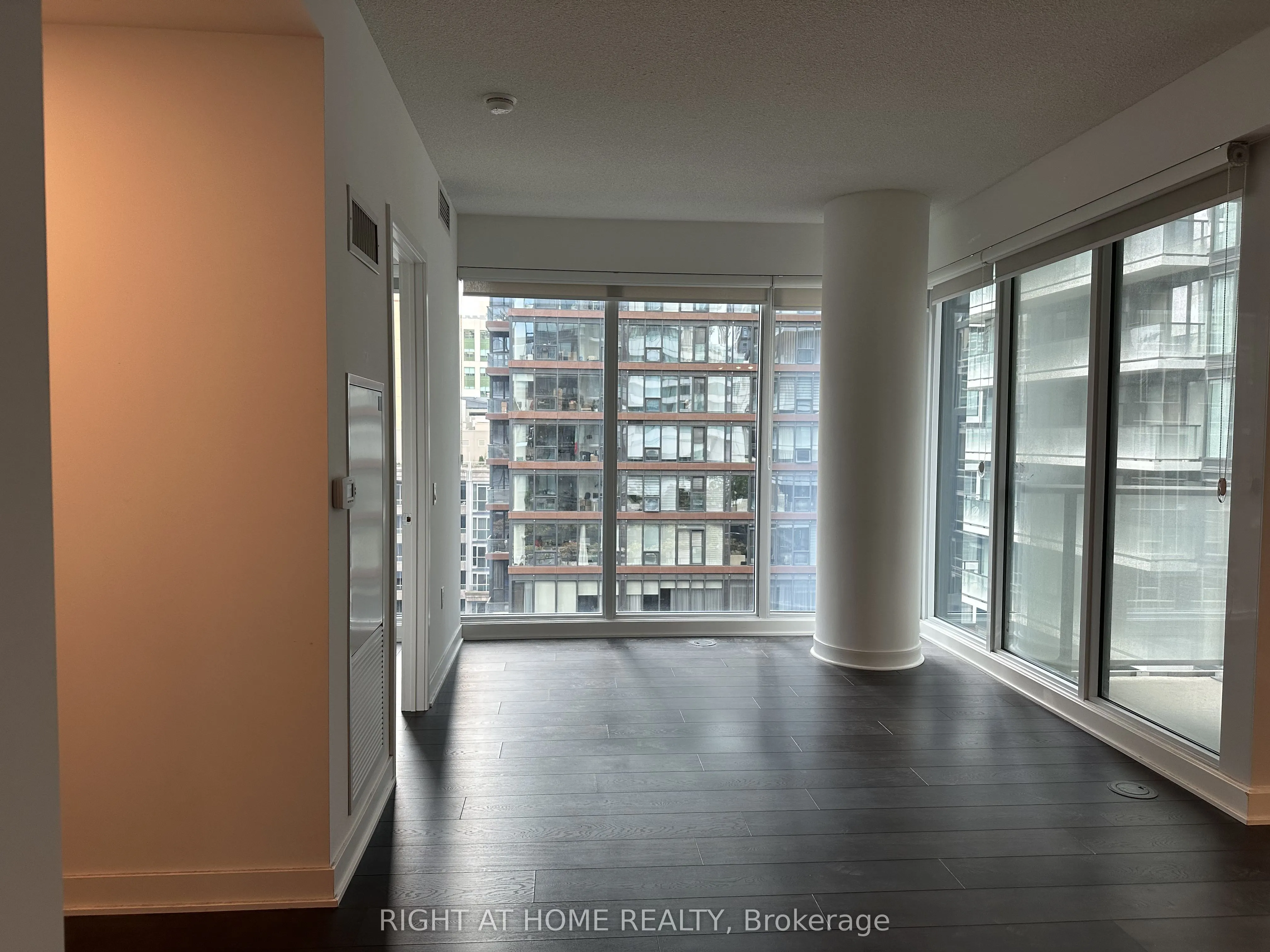 125 Blue Jays Way, #1202