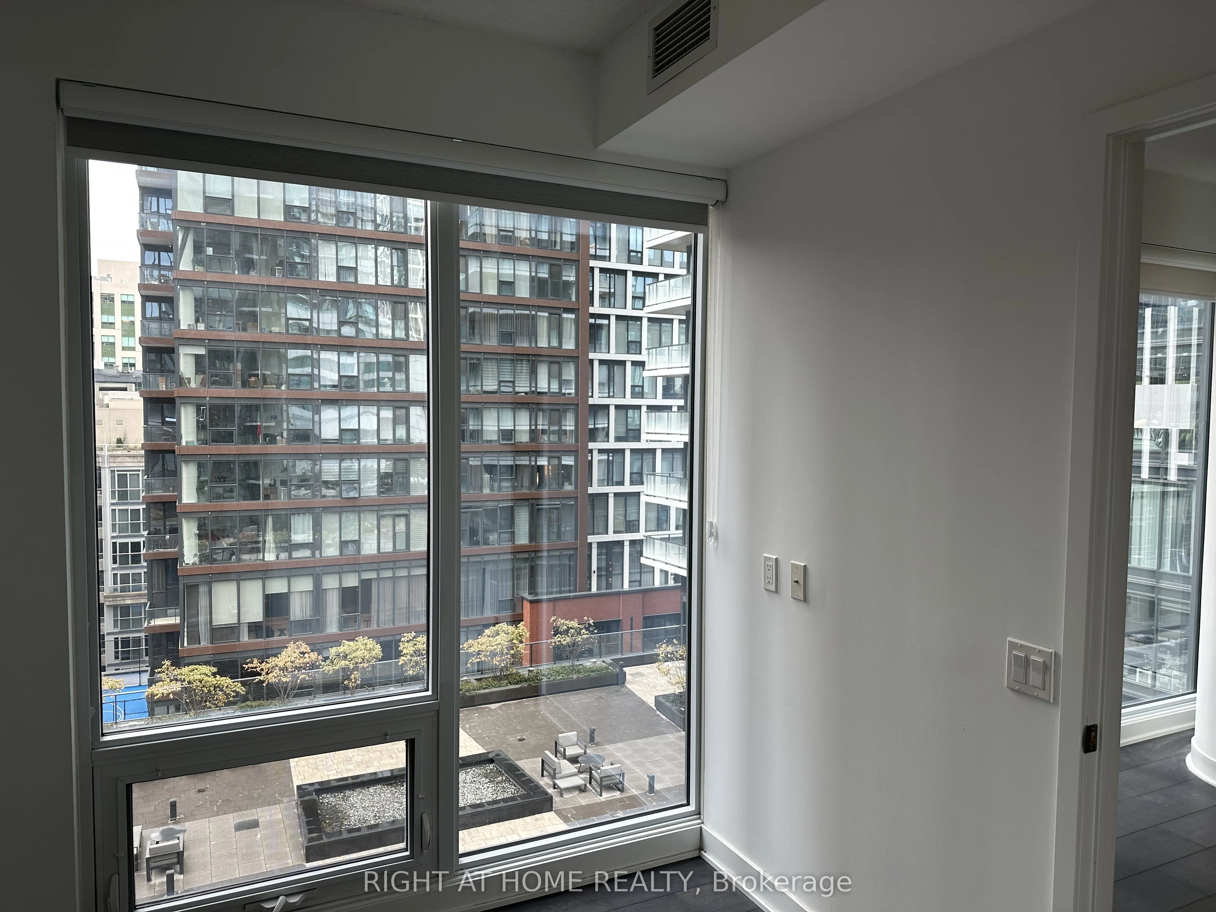 125 Blue Jays Way, #1202