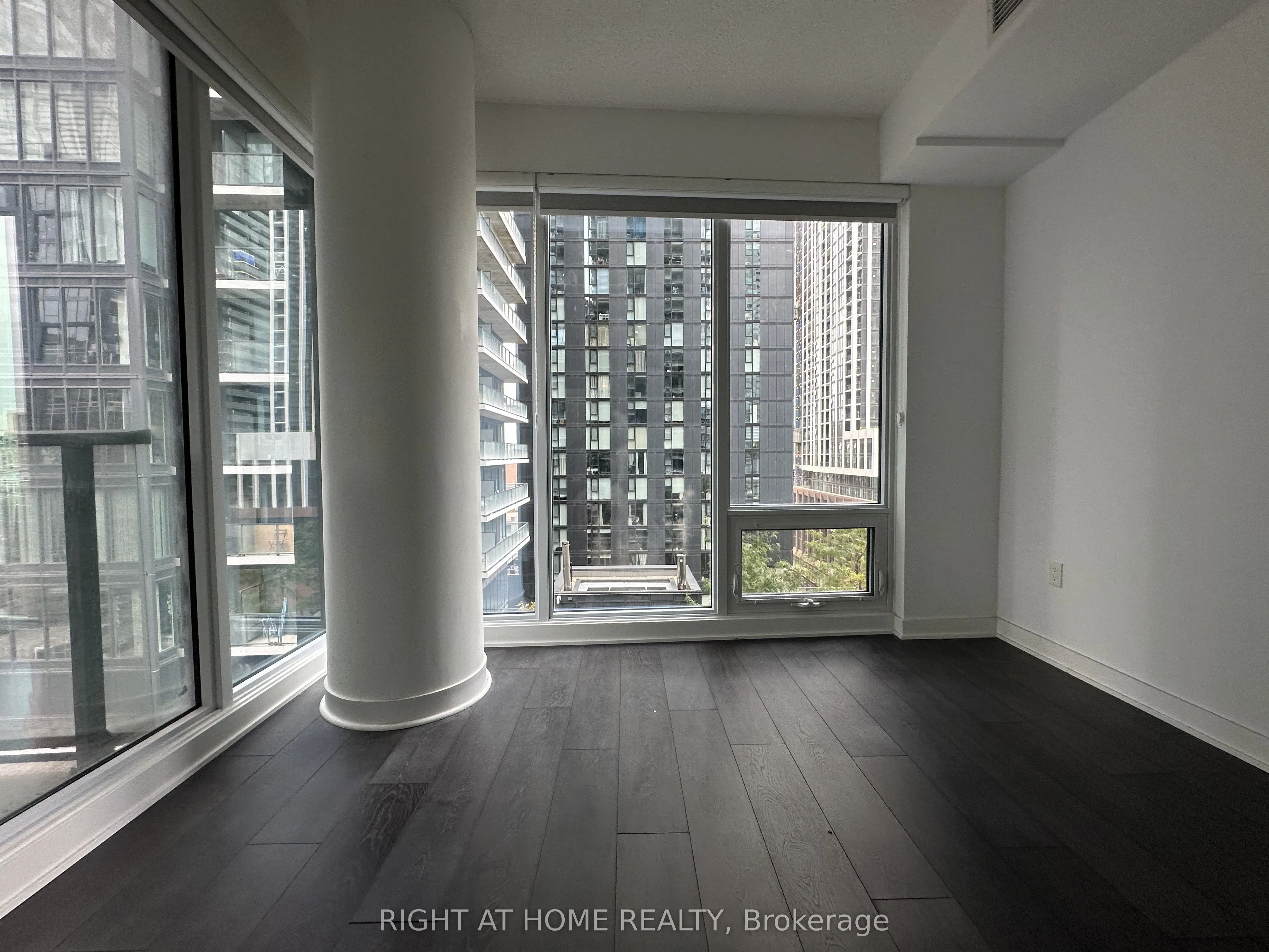 125 Blue Jays Way, #1202