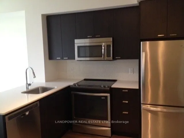 30 Roehampton Avenue, #313