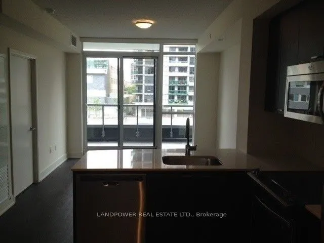 30 Roehampton Avenue, #313
