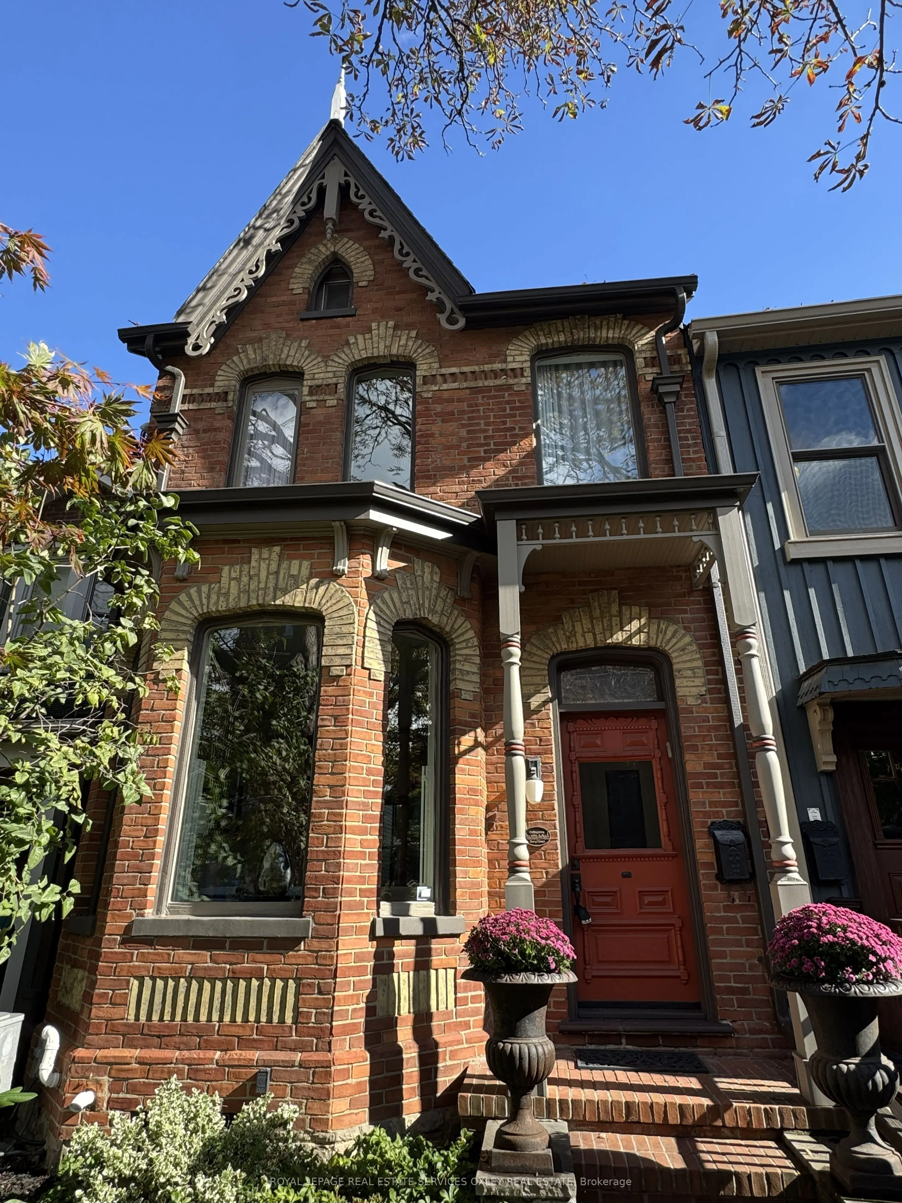 313 Sumach Street