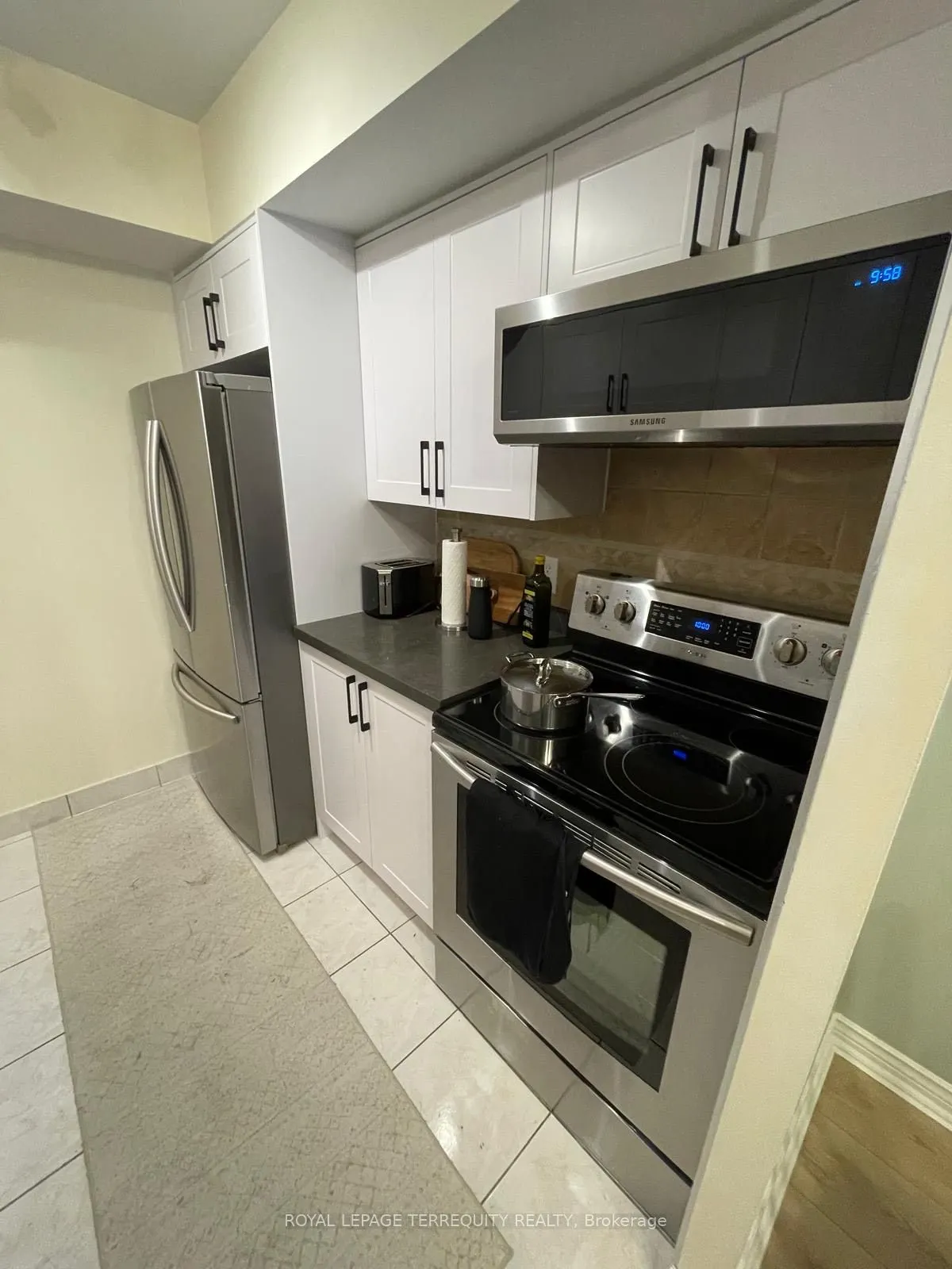 256 Doris Avenue, #601