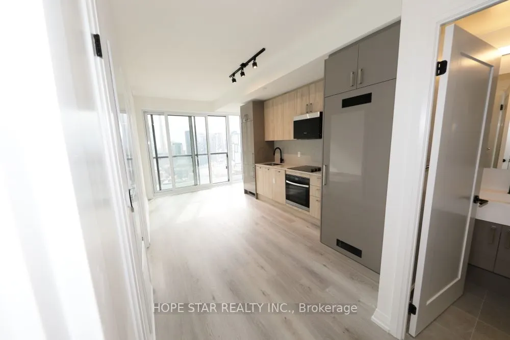 280 Dundas Street W, #2907