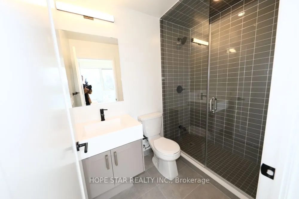 280 Dundas Street W, #2907