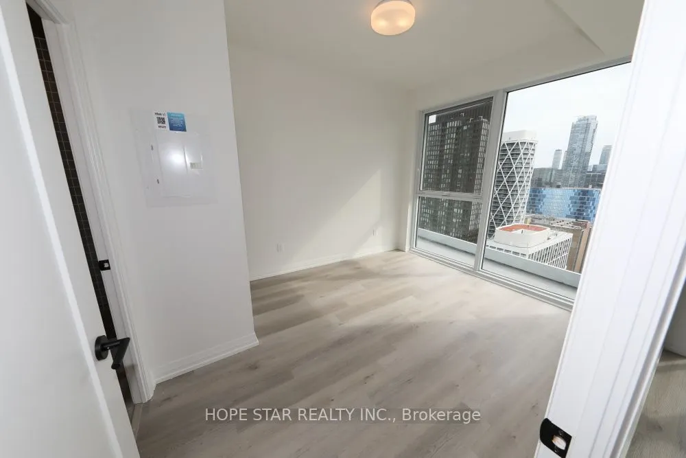 280 Dundas Street W, #2907