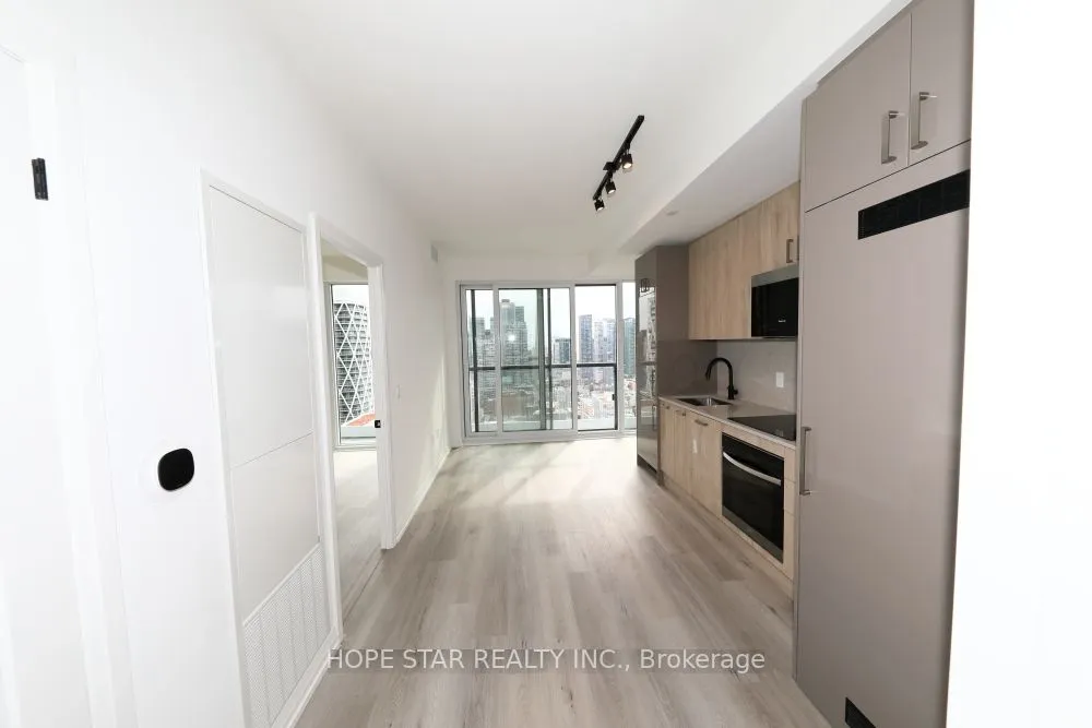 280 Dundas Street W, #2907
