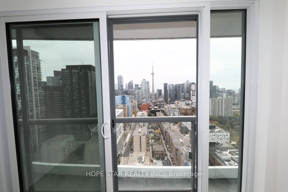 280 Dundas Street W, #2907