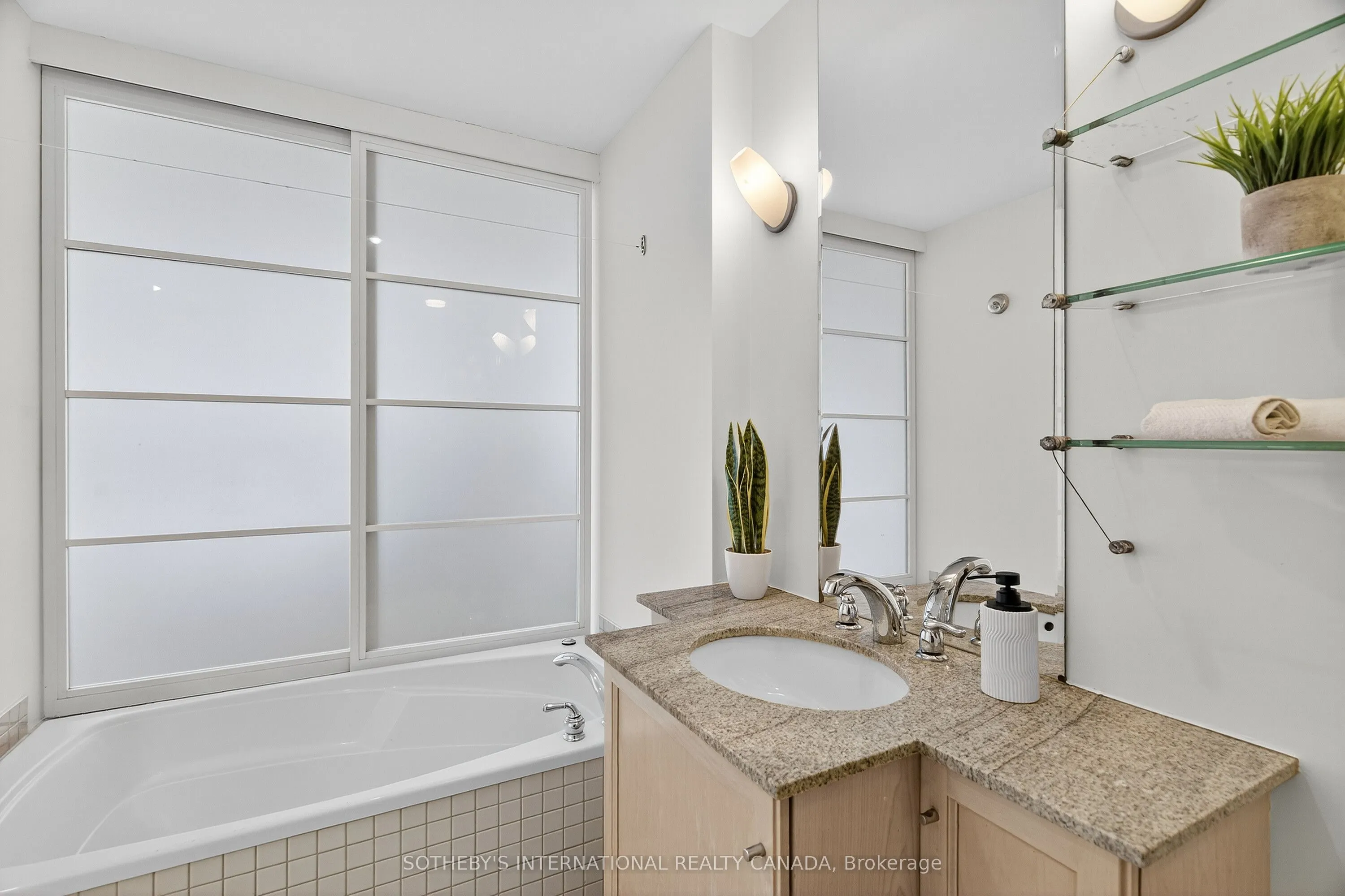 500 Queens Quay W, #405W