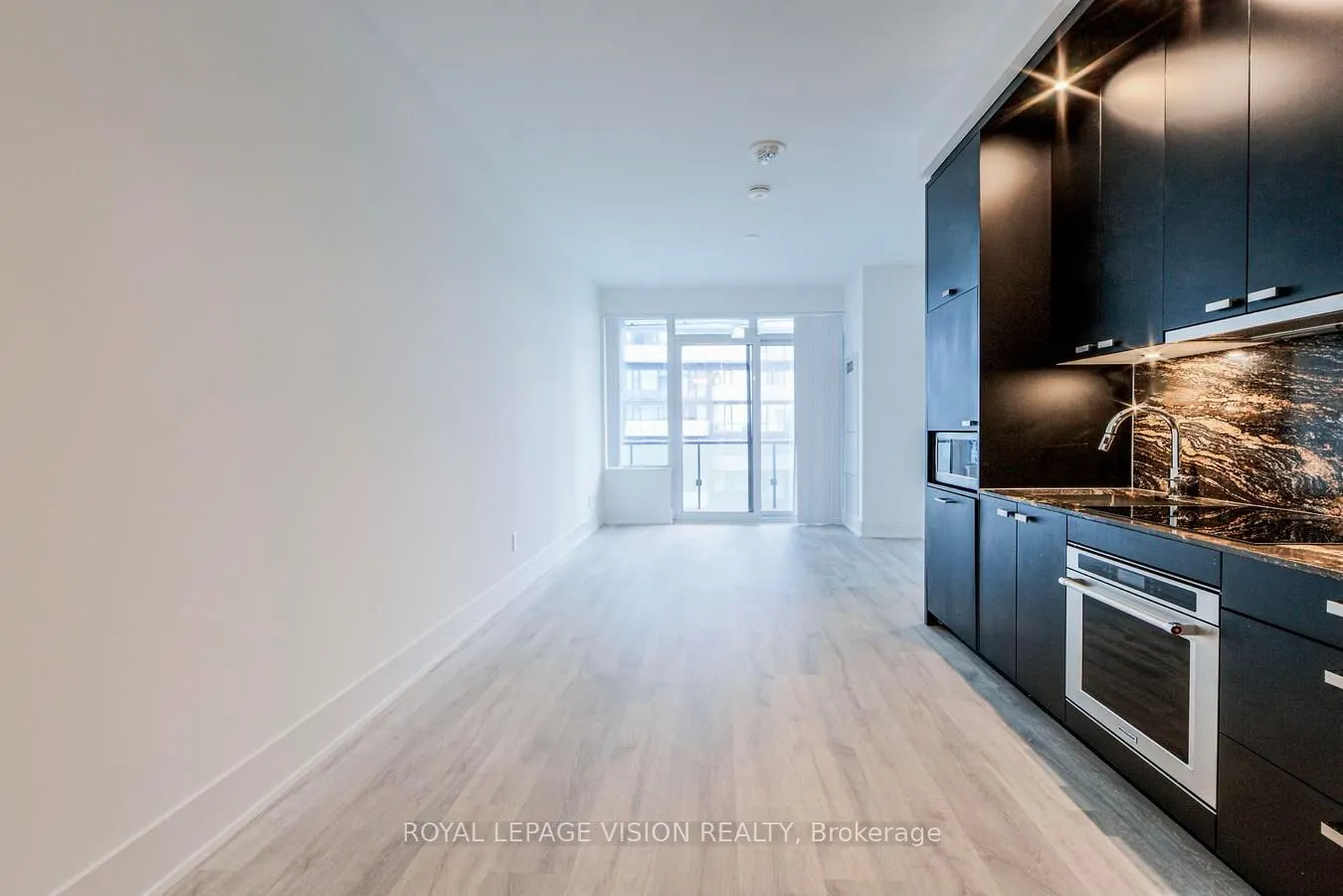 480 Front Street W, #1913