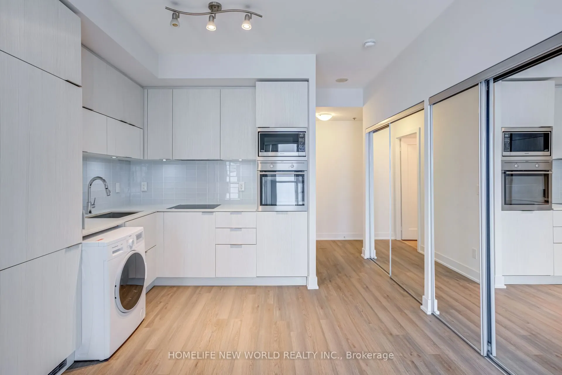 318 Richmond Street W, #2410