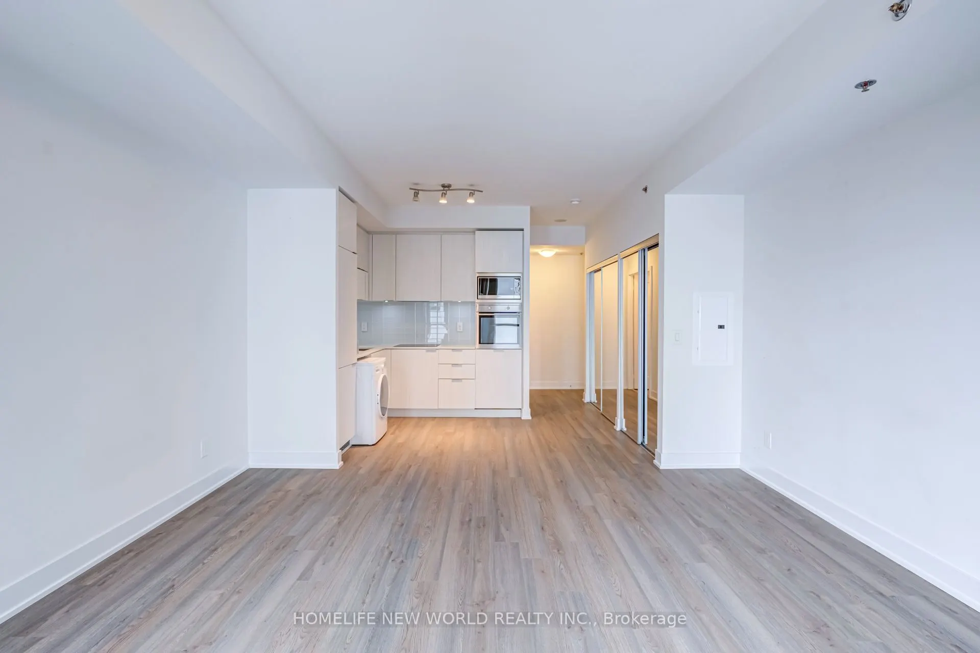318 Richmond Street W, #2410