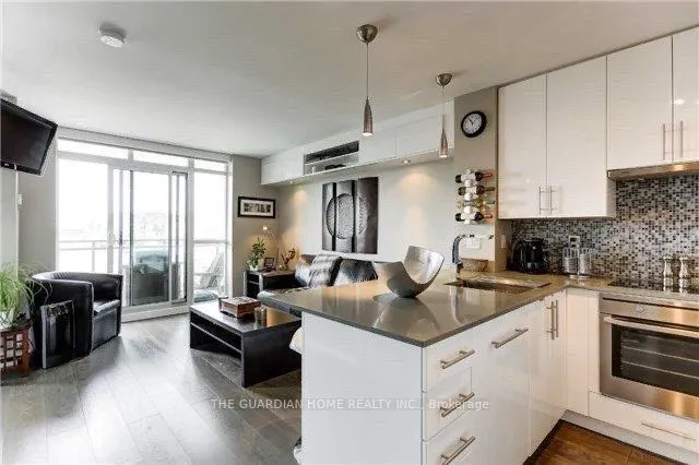 120 Dallimore Circle, #323