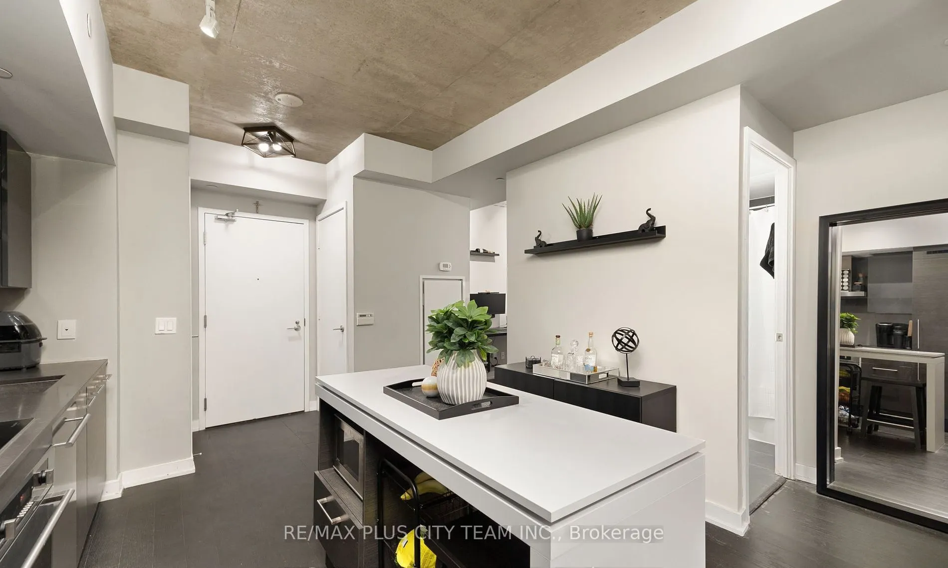 1030 King Street W, #318