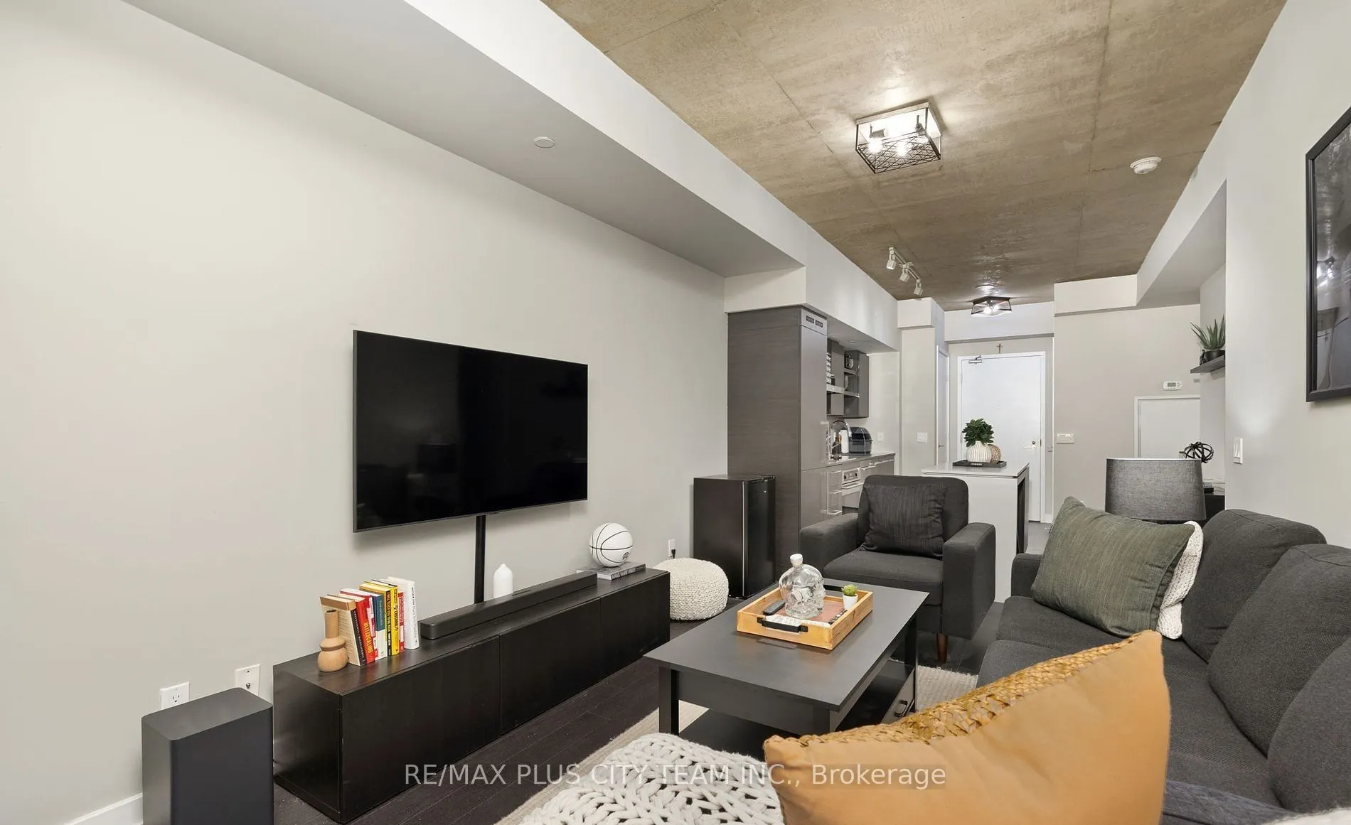 1030 King Street W, #318
