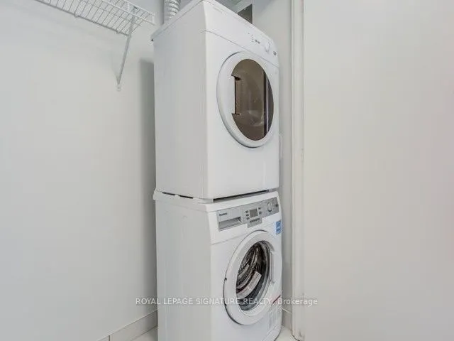 181 Dundas Street E, #3215