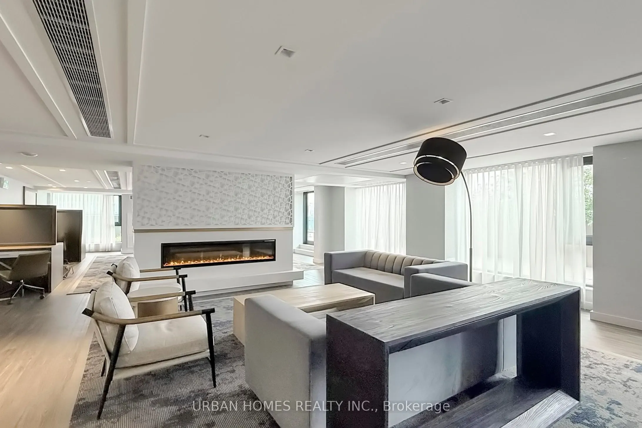 543 Richmond Street W, #737