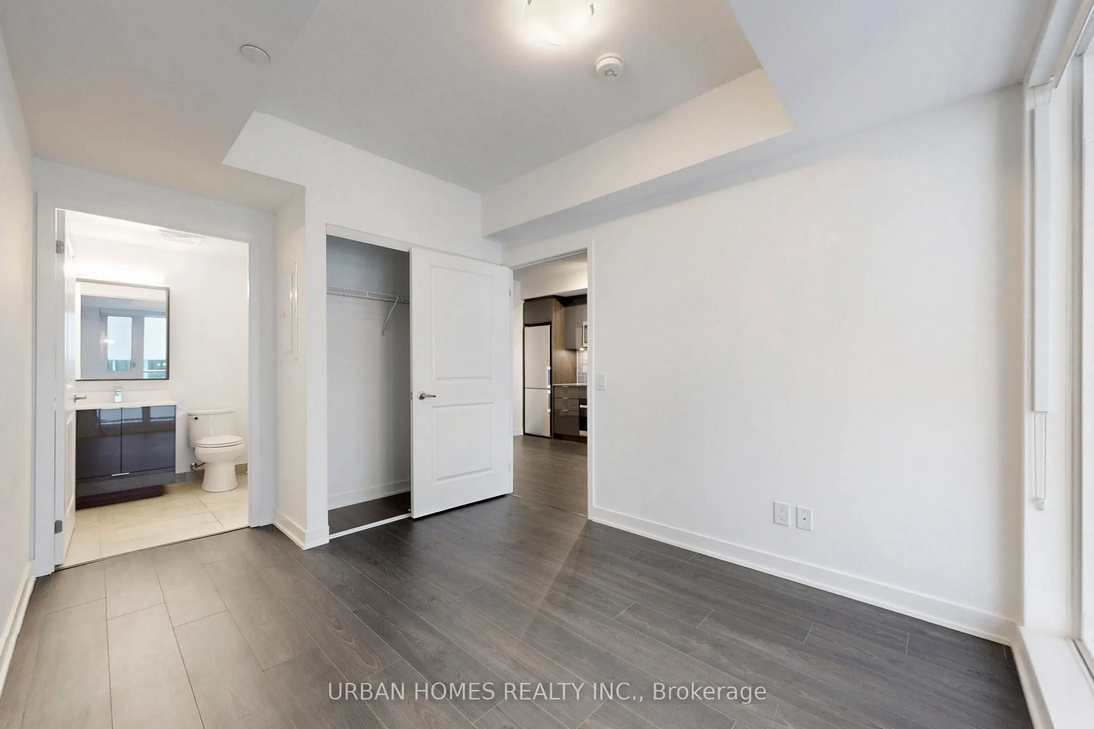 543 Richmond Street W, #737