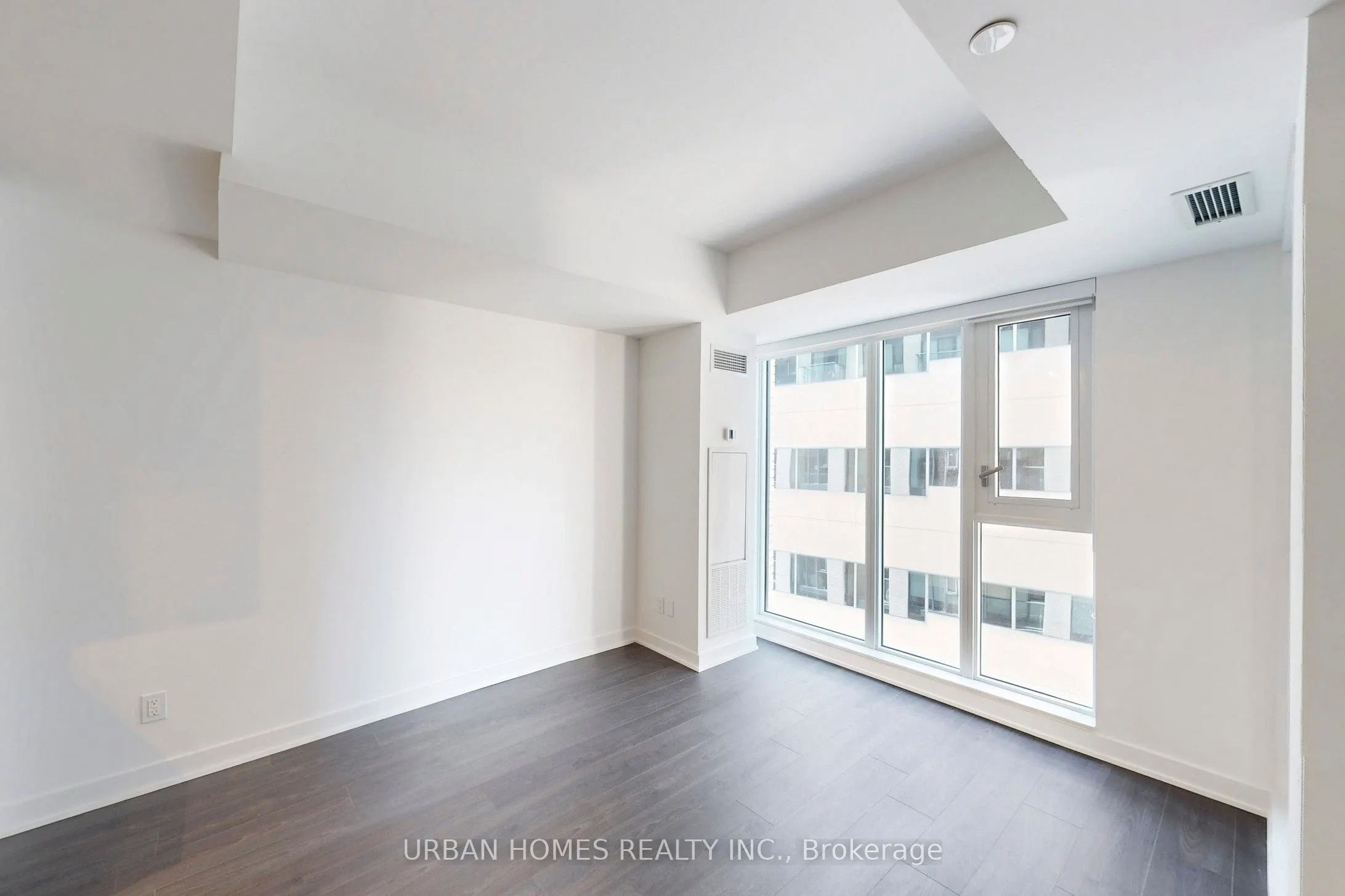 543 Richmond Street W, #737