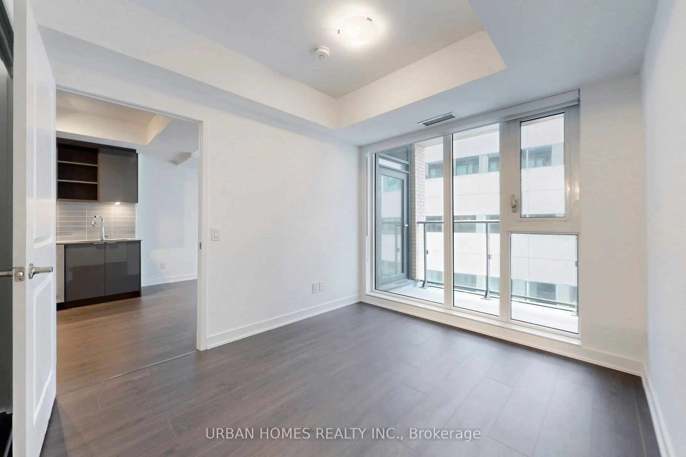 543 Richmond Street W, #737