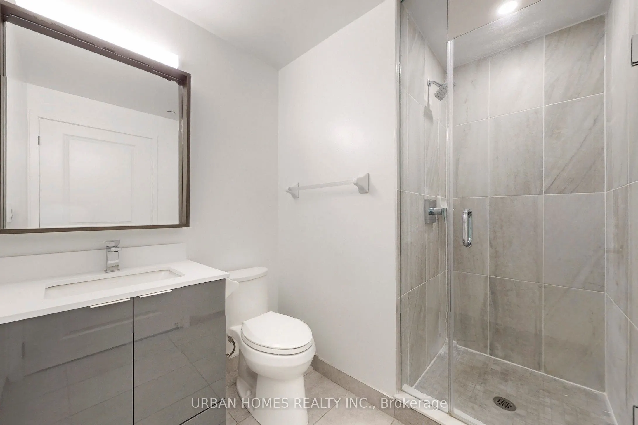 543 Richmond Street W, #737