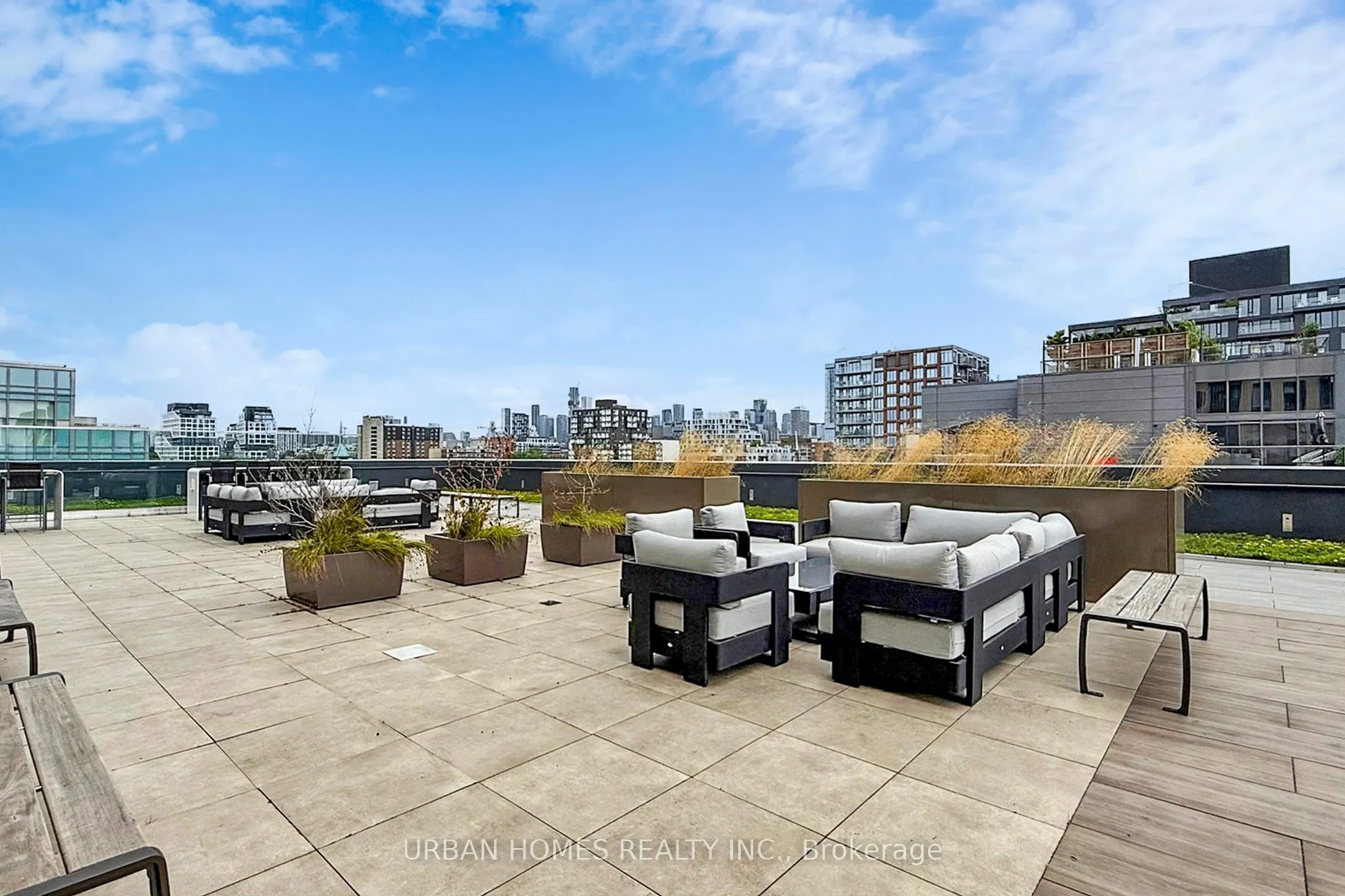 543 Richmond Street W, #737