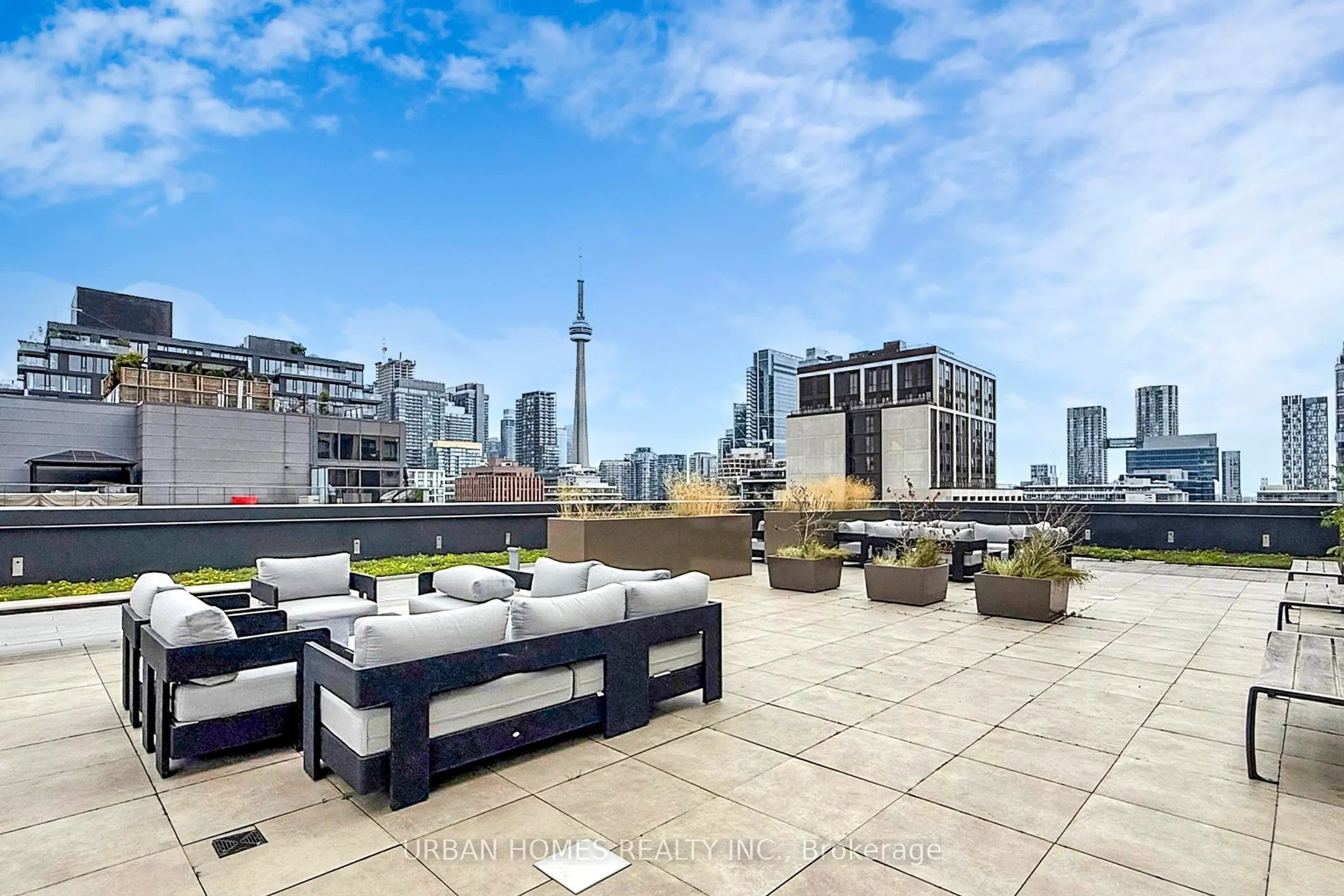 543 Richmond Street W, #737