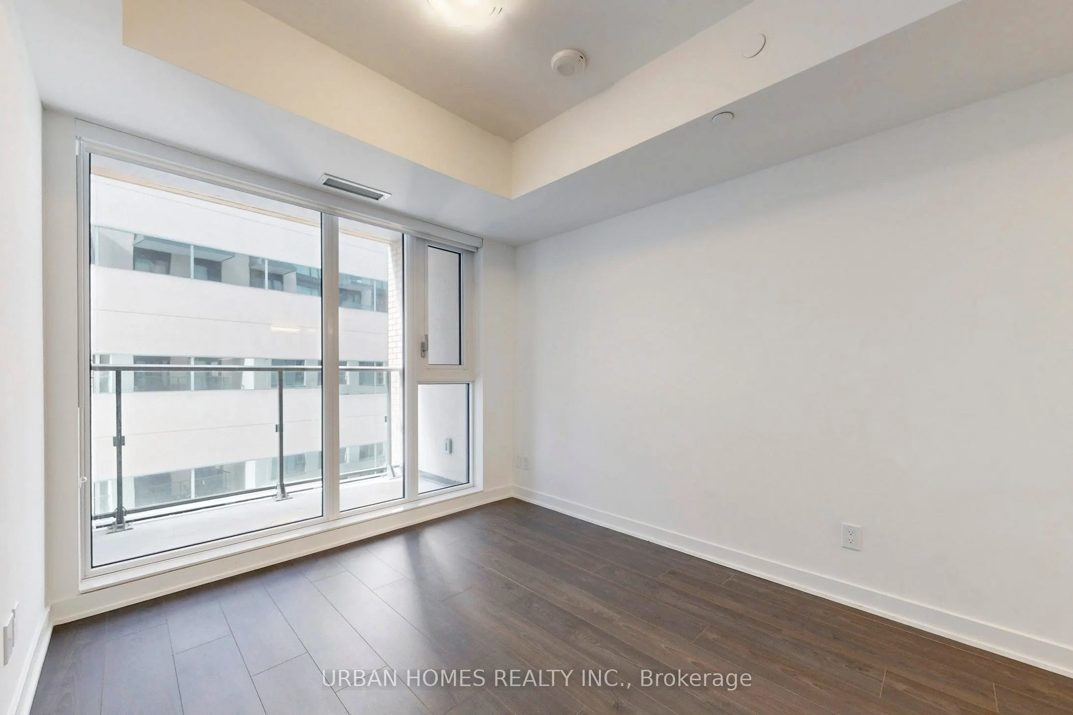 543 Richmond Street W, #737