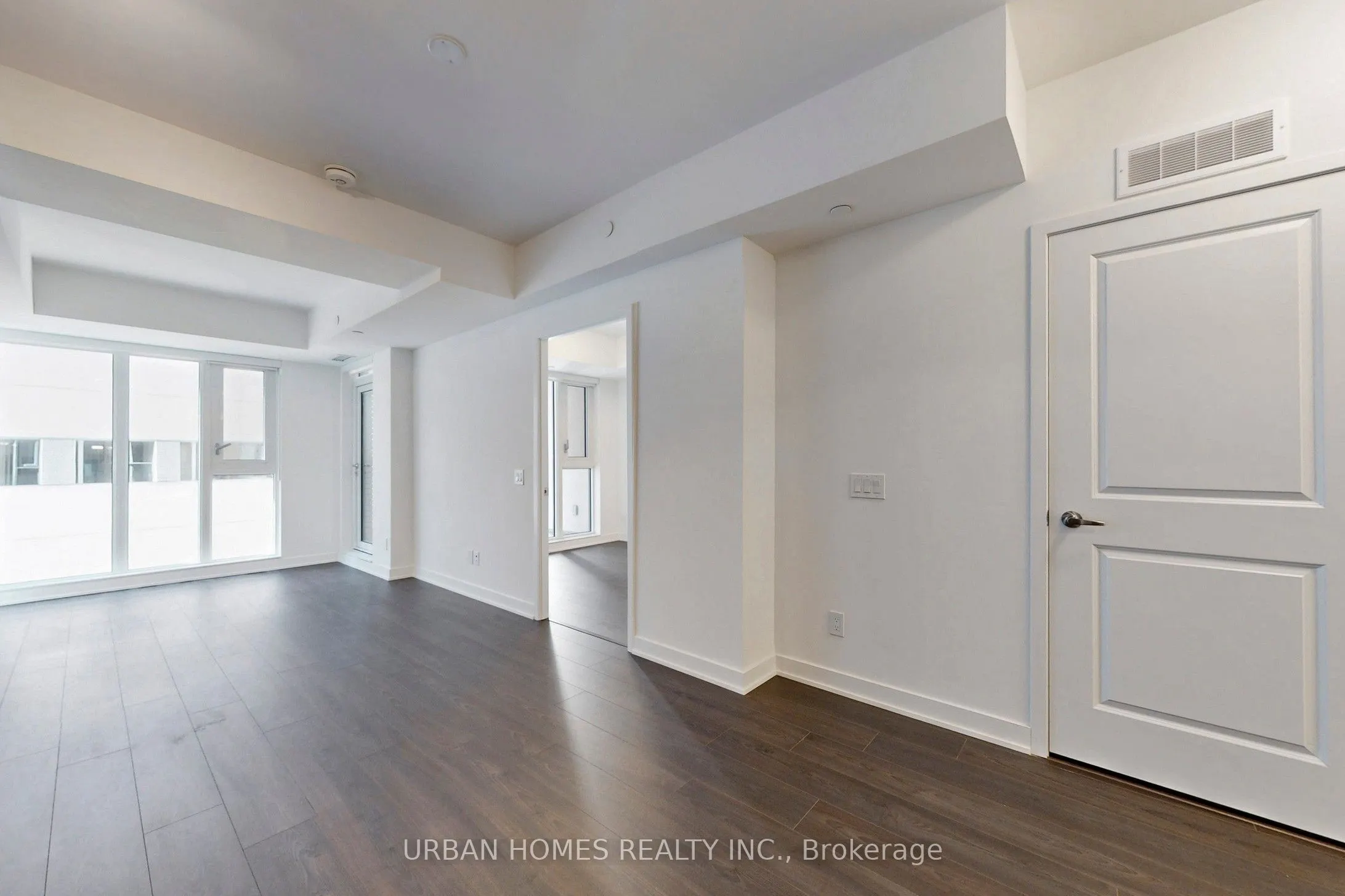 543 Richmond Street W, #737