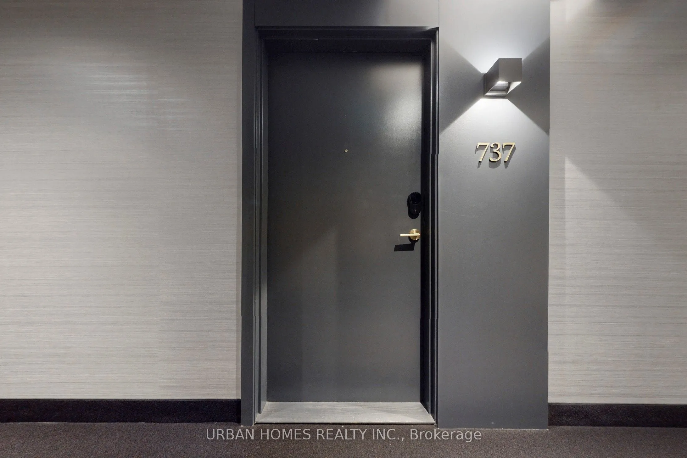 543 Richmond Street W, #737