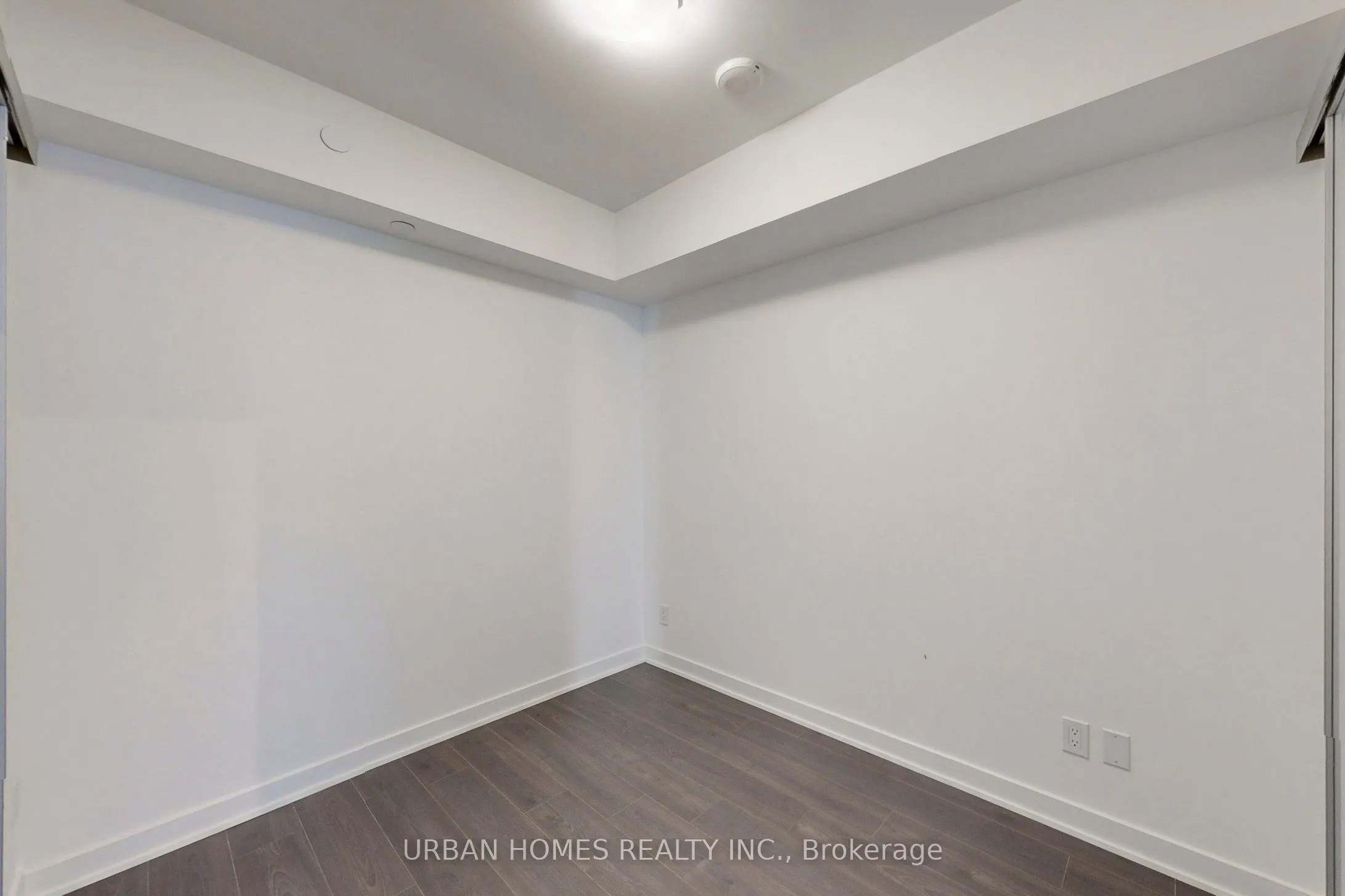 543 Richmond Street W, #737